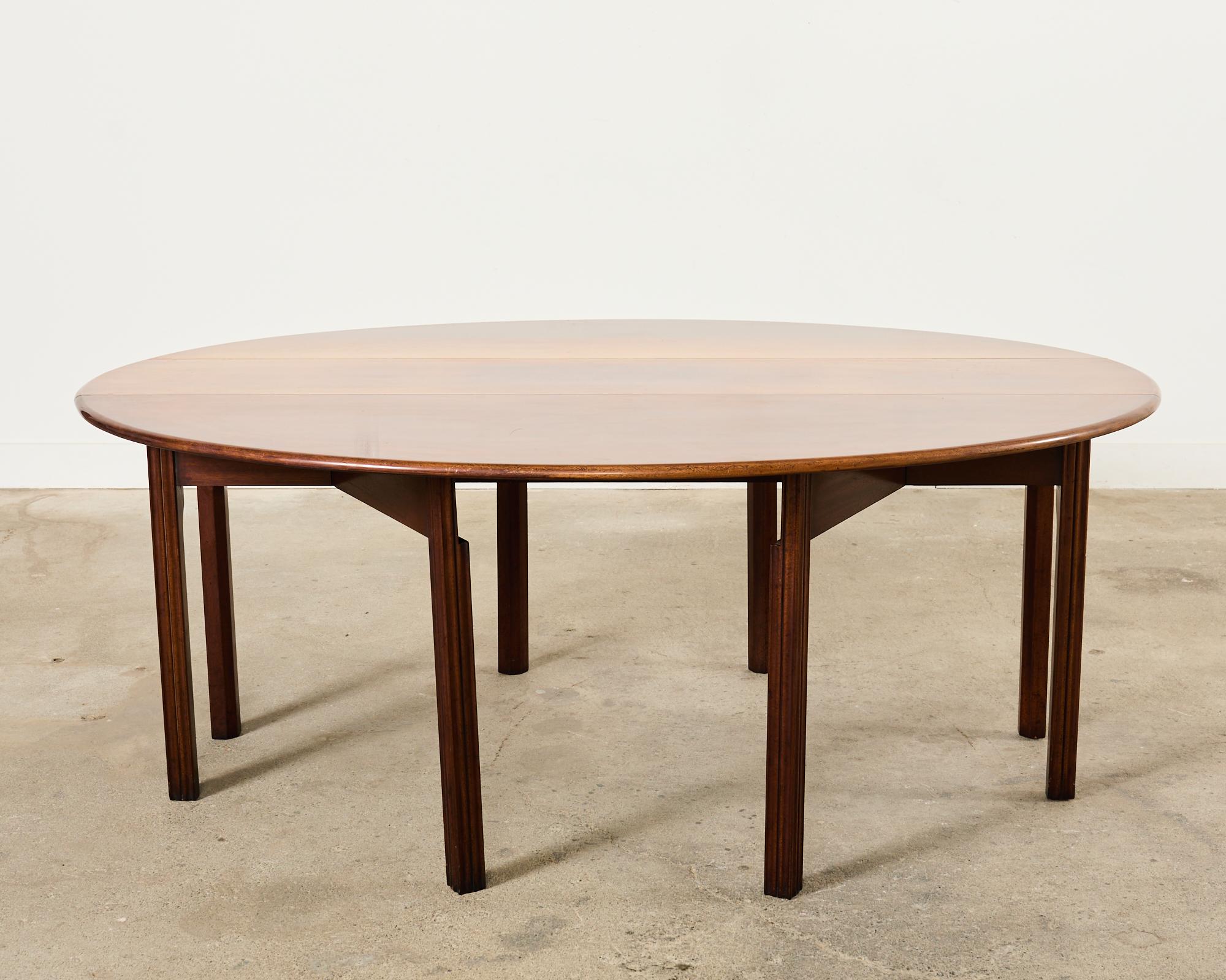 Table de salle à manger irlandaise George III du 19ème siècle en vente 3