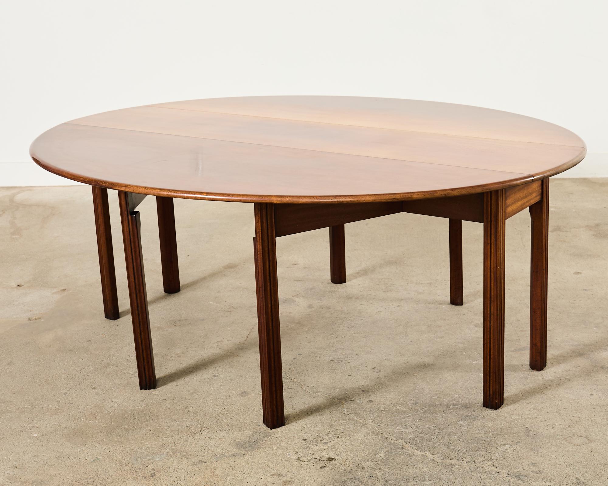 Table de salle à manger irlandaise George III du 19ème siècle en vente 6
