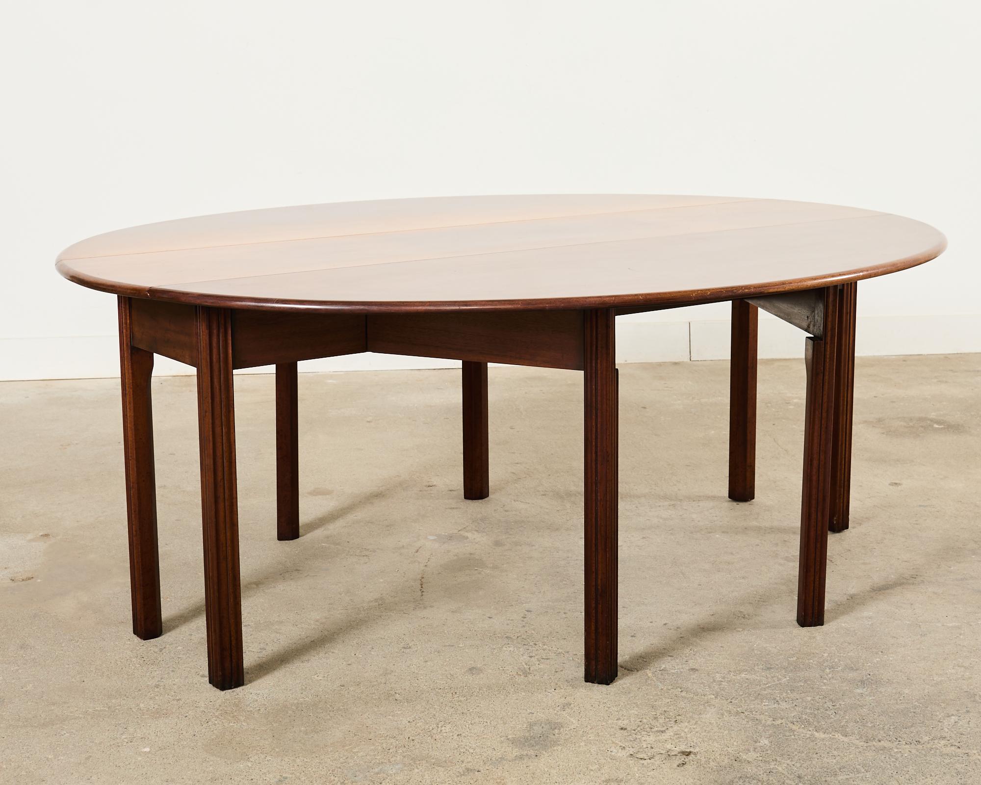 Table de salle à manger irlandaise George III du 19ème siècle en vente 7