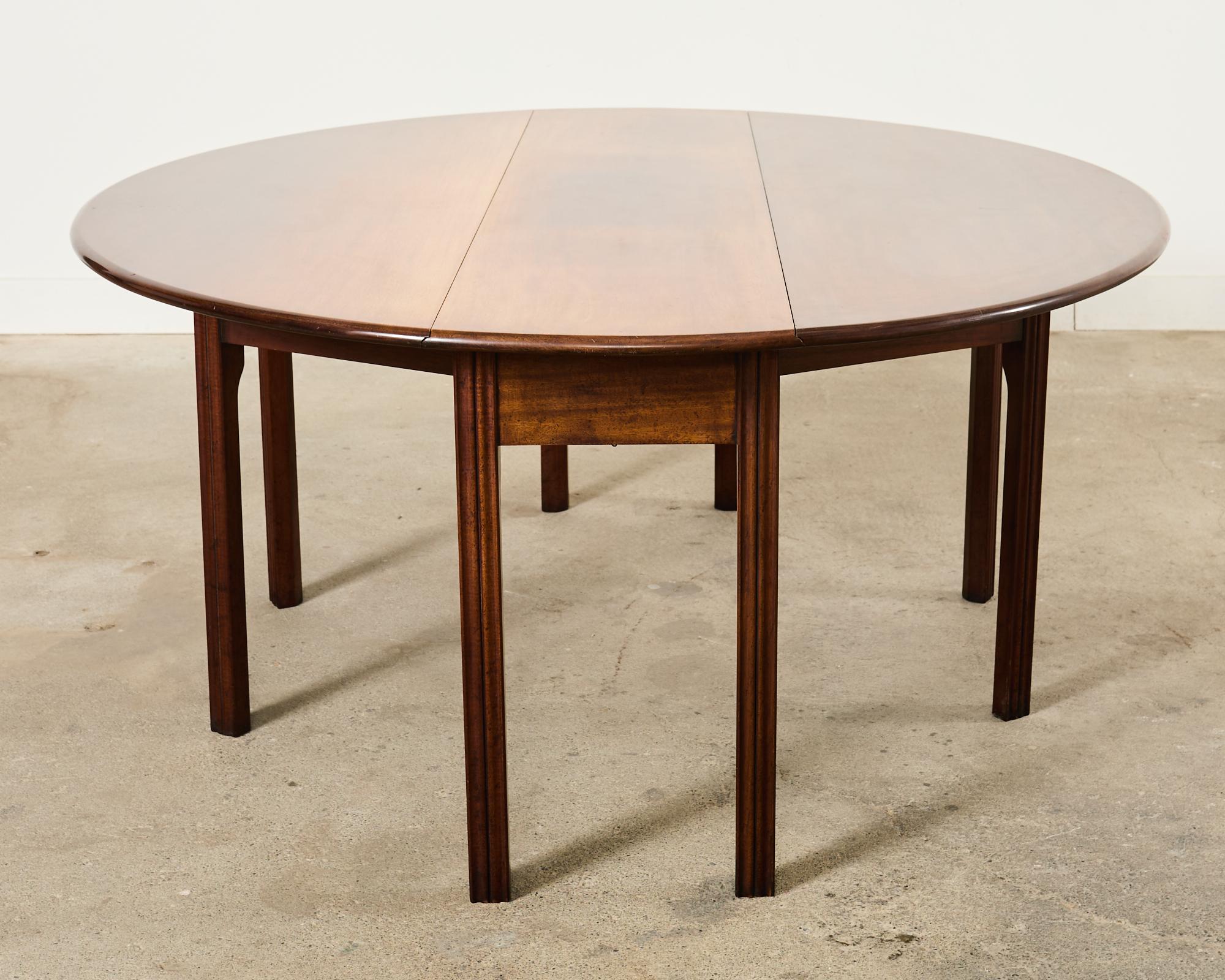 19th Century George III Irish Mahogany Wake Dining Table For Sale 12