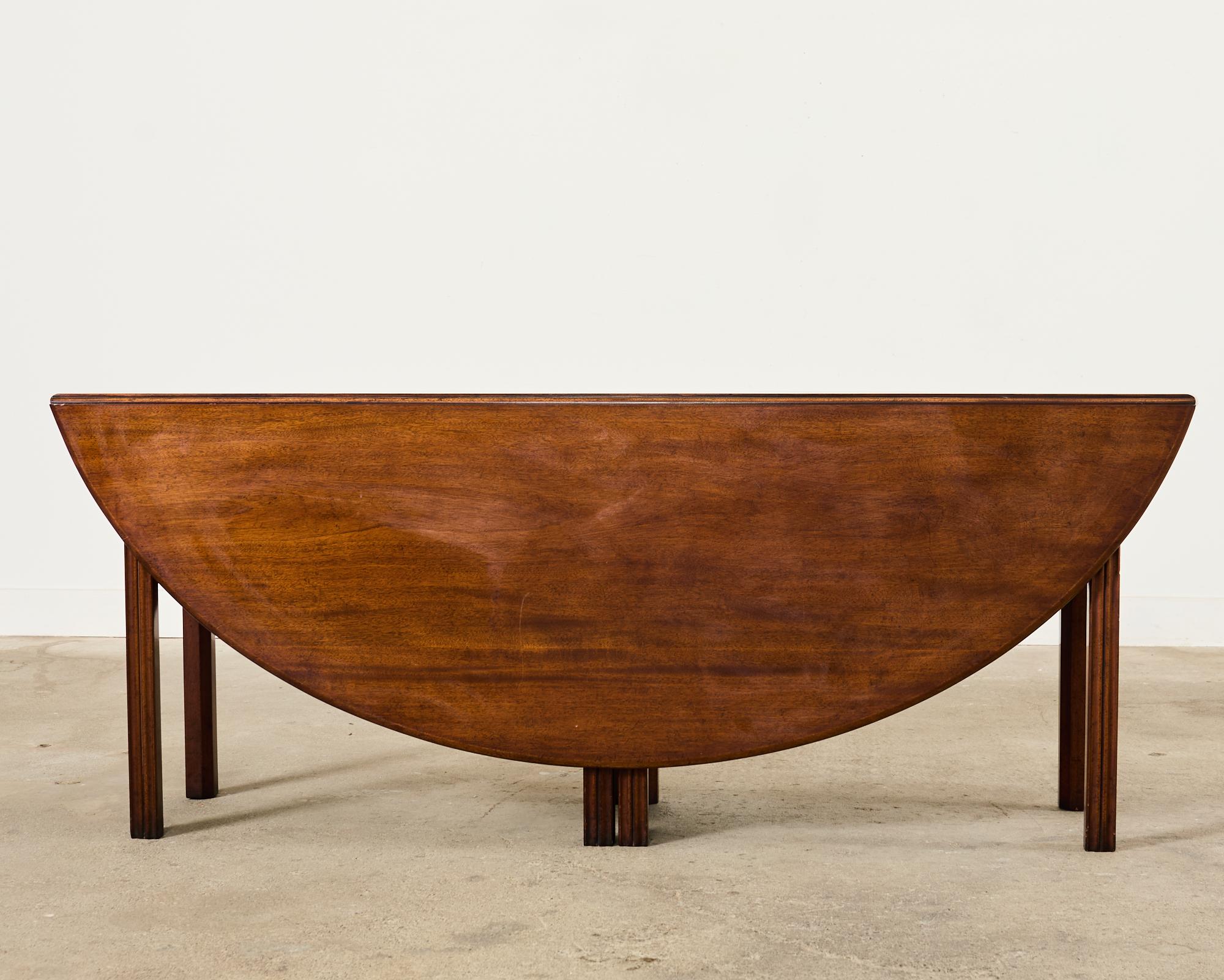 Georgian 19th Century George III Irish Mahogany Wake Dining Table For Sale