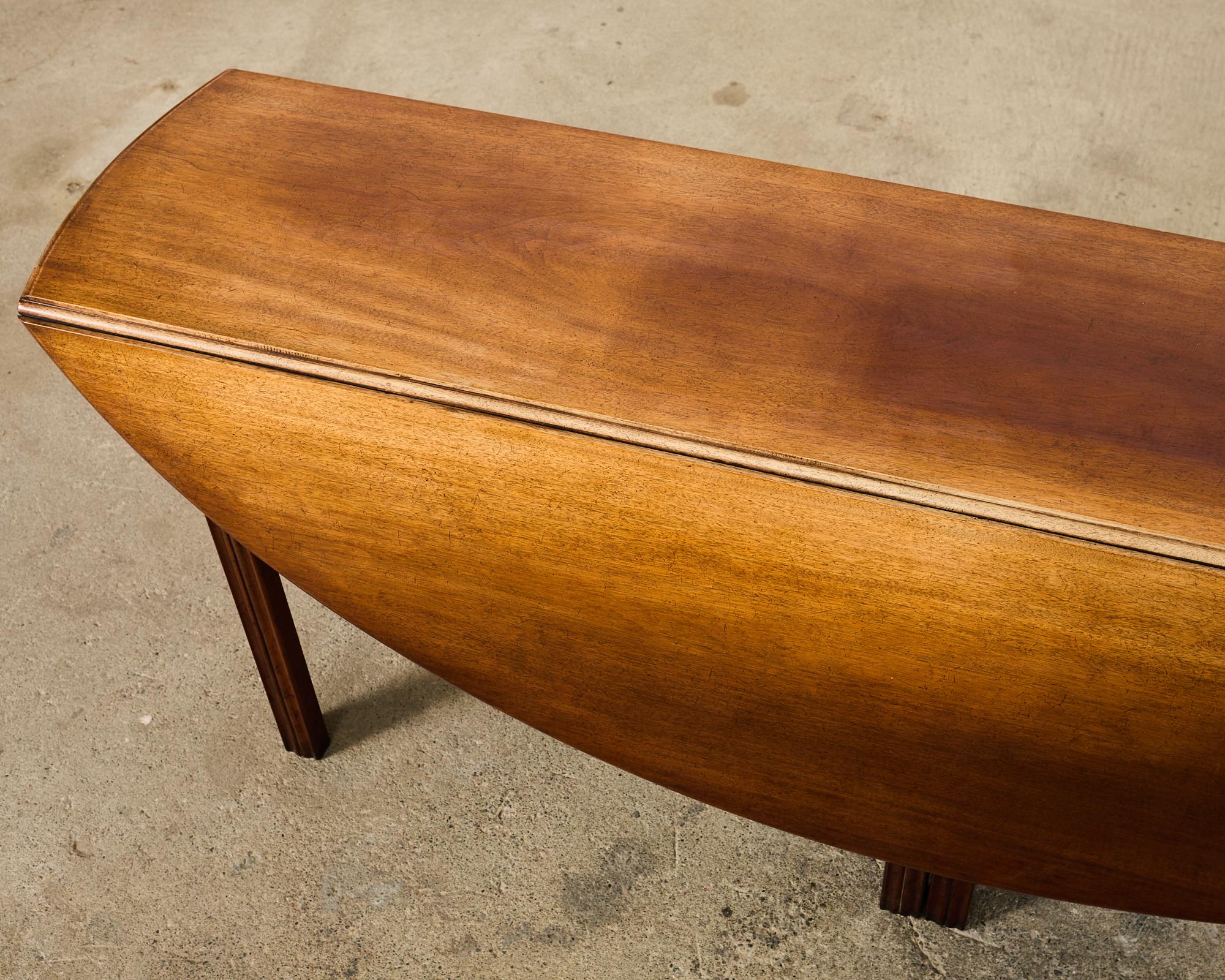 XIXe siècle Table de salle à manger irlandaise George III du 19ème siècle en vente