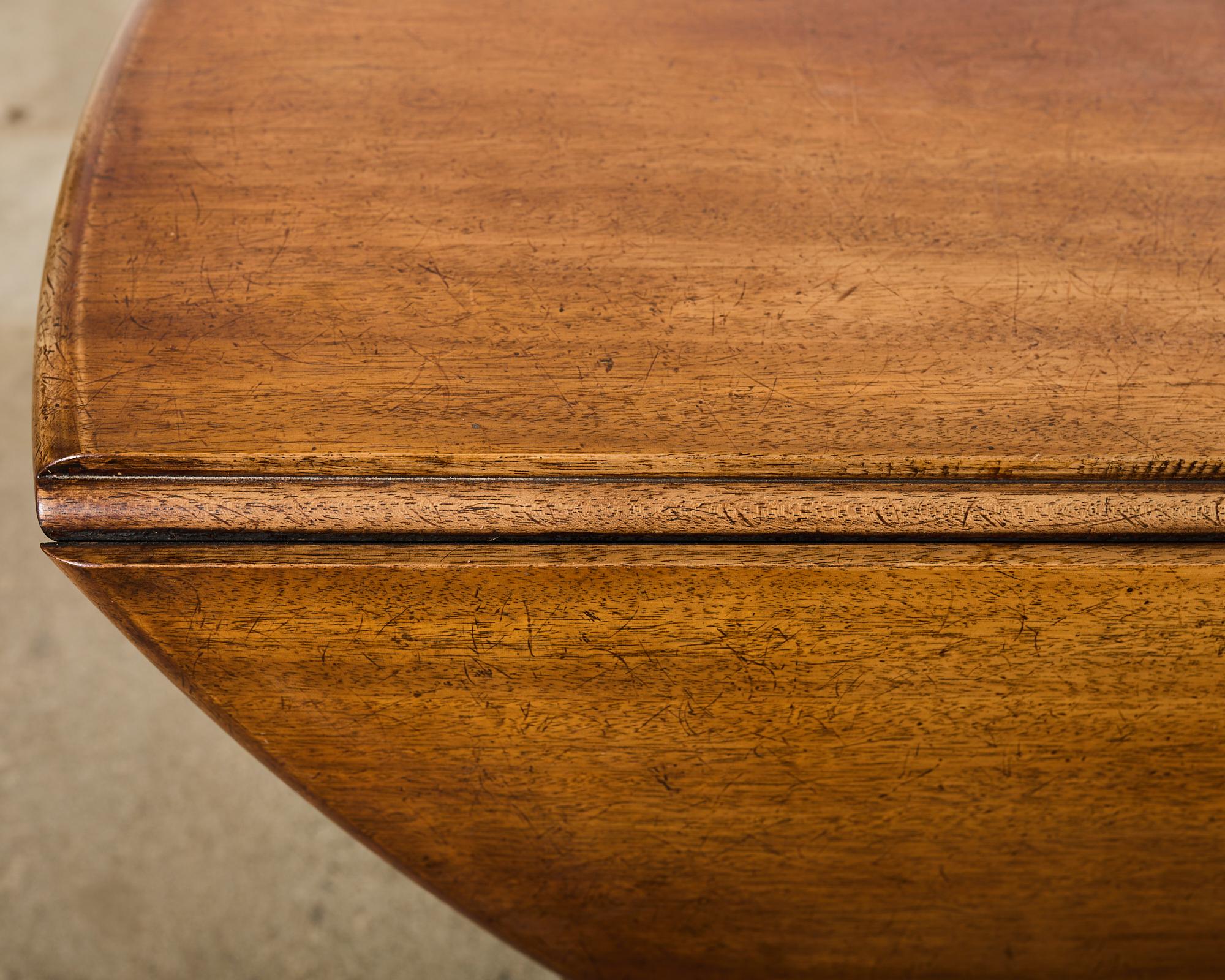 Table de salle à manger irlandaise George III du 19ème siècle en vente 1