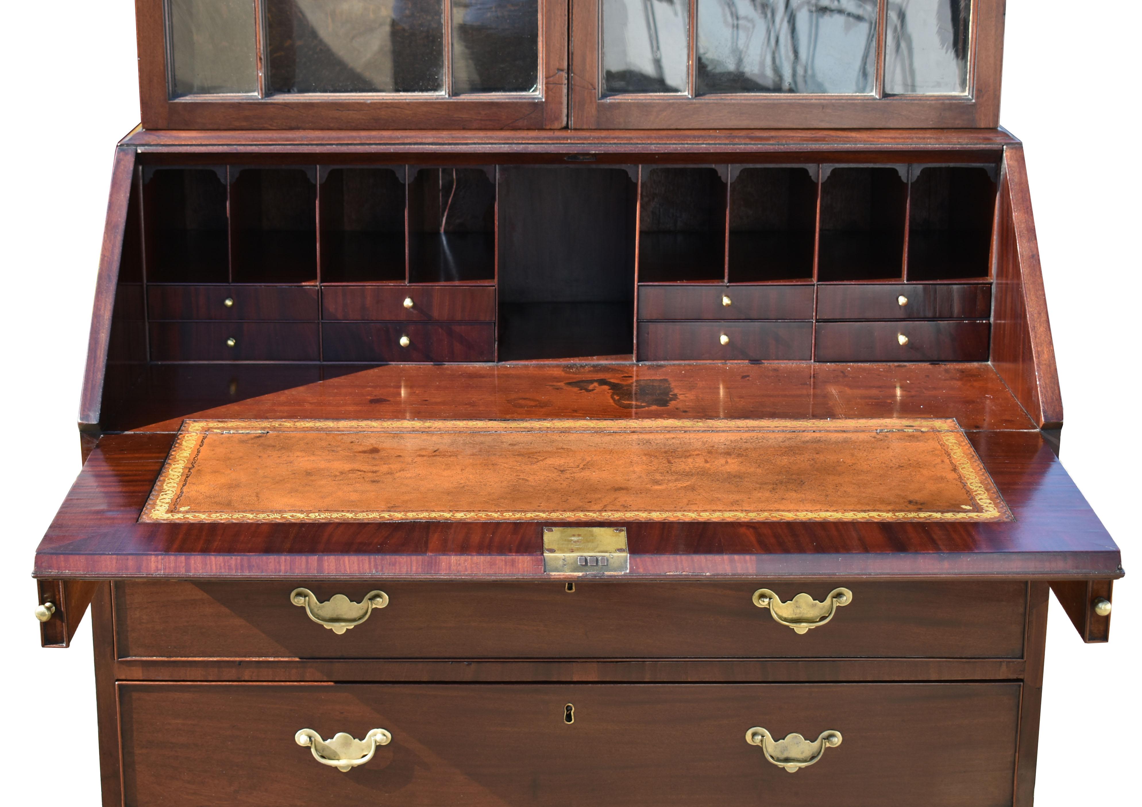 19th Century George III Mahogany Bureau Bookcase In Good Condition For Sale In Chelmsford, Essex
