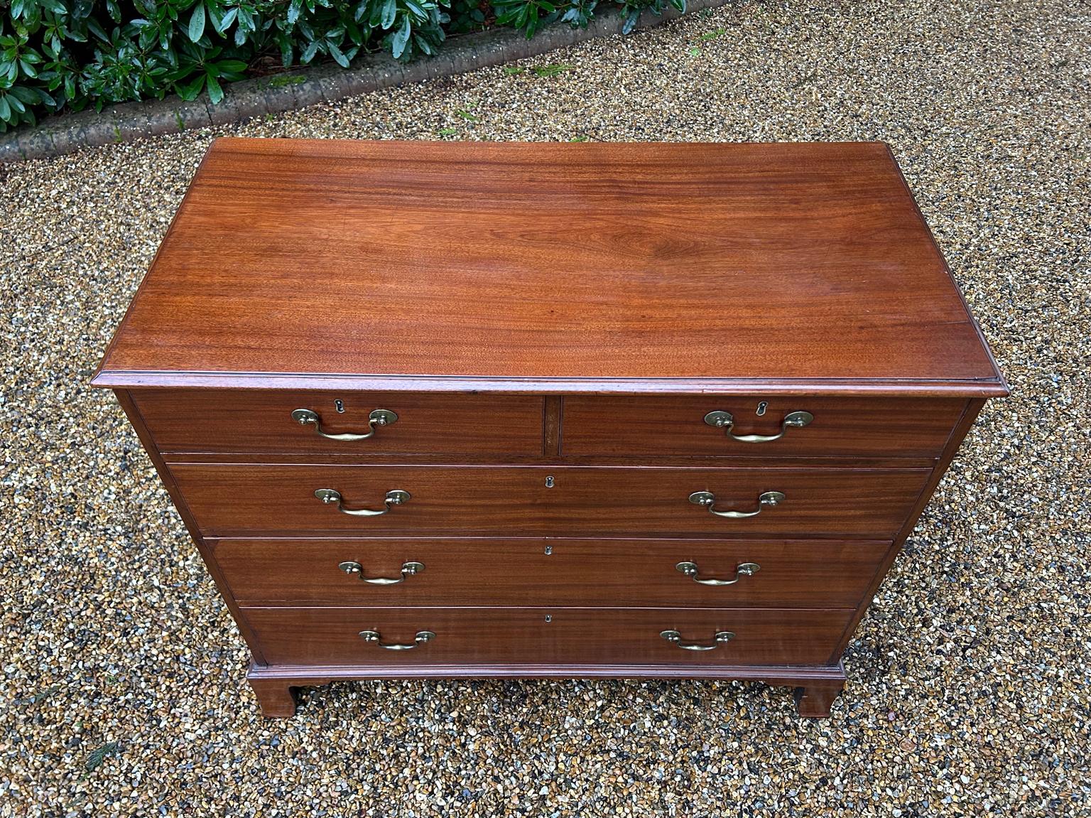 Cassettiera in mogano di Giorgio III del XIX secolo In condizioni buone in vendita a Richmond, Surrey
