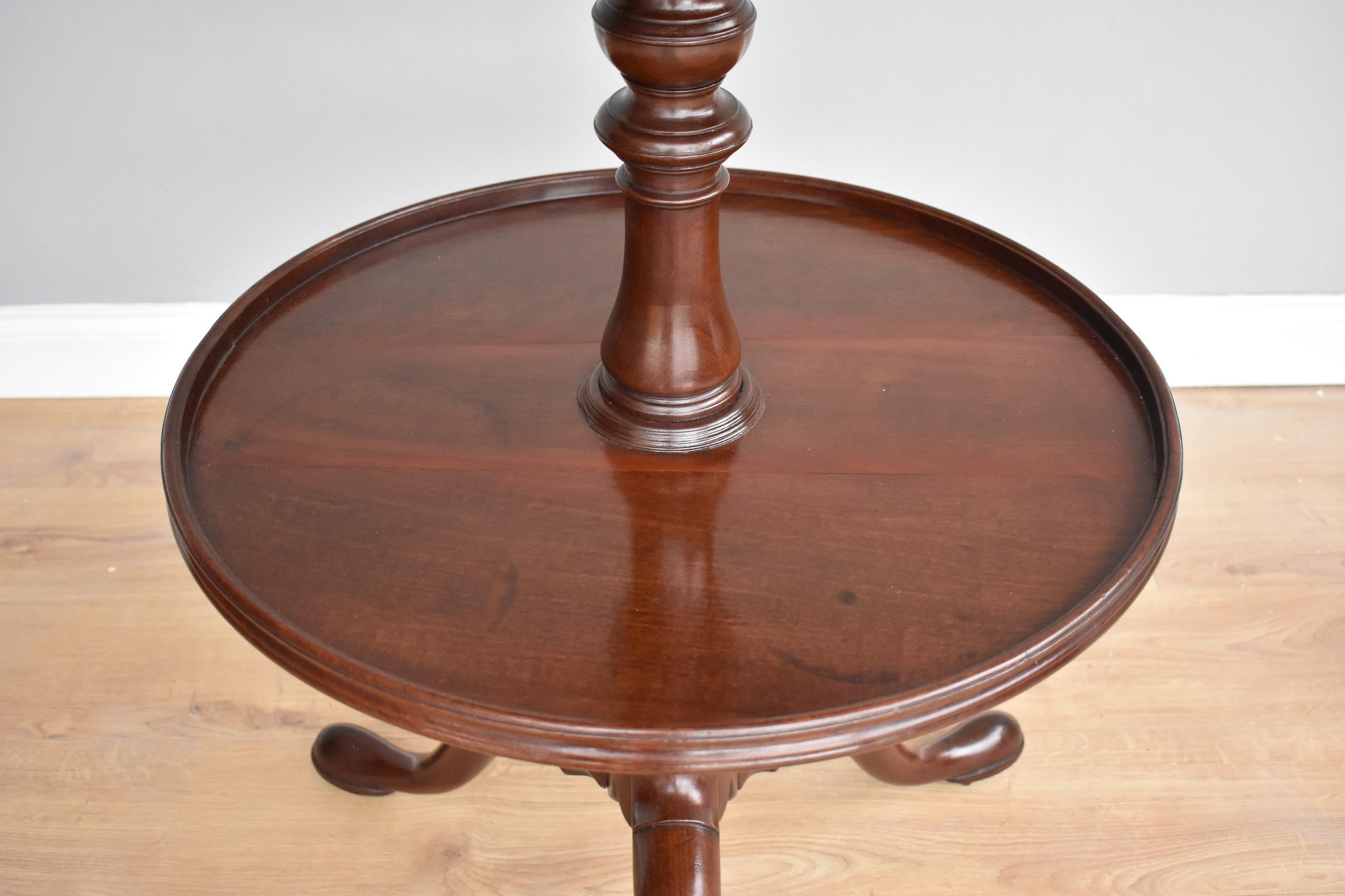 19th Century George III Mahogany Dumbwaiter For Sale 1