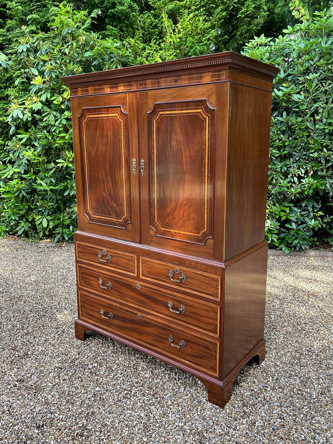 English 19th Century George III Mahogany Linen Press