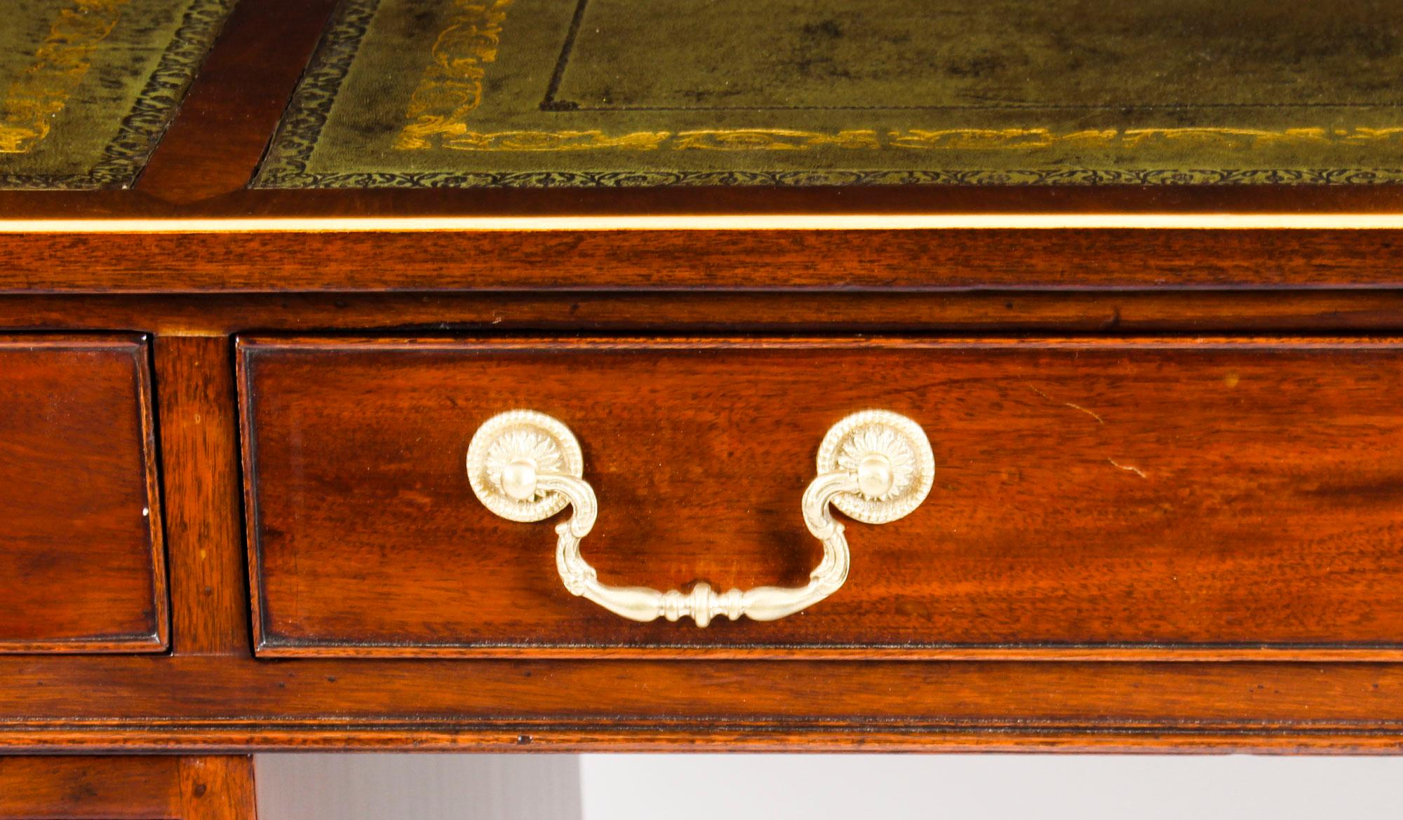 19th Century George III Mahogany Pedestal Desk 3