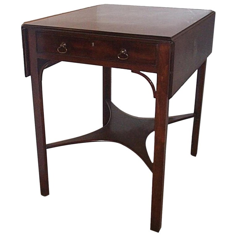 19th Century George III Mahogany Pembroke Table For Sale