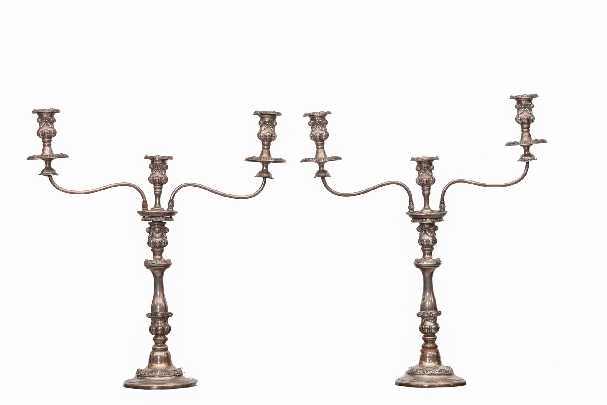 19th Century George III Pair of Sheffield Plate Candelabra In Good Condition In Dublin 8, IE