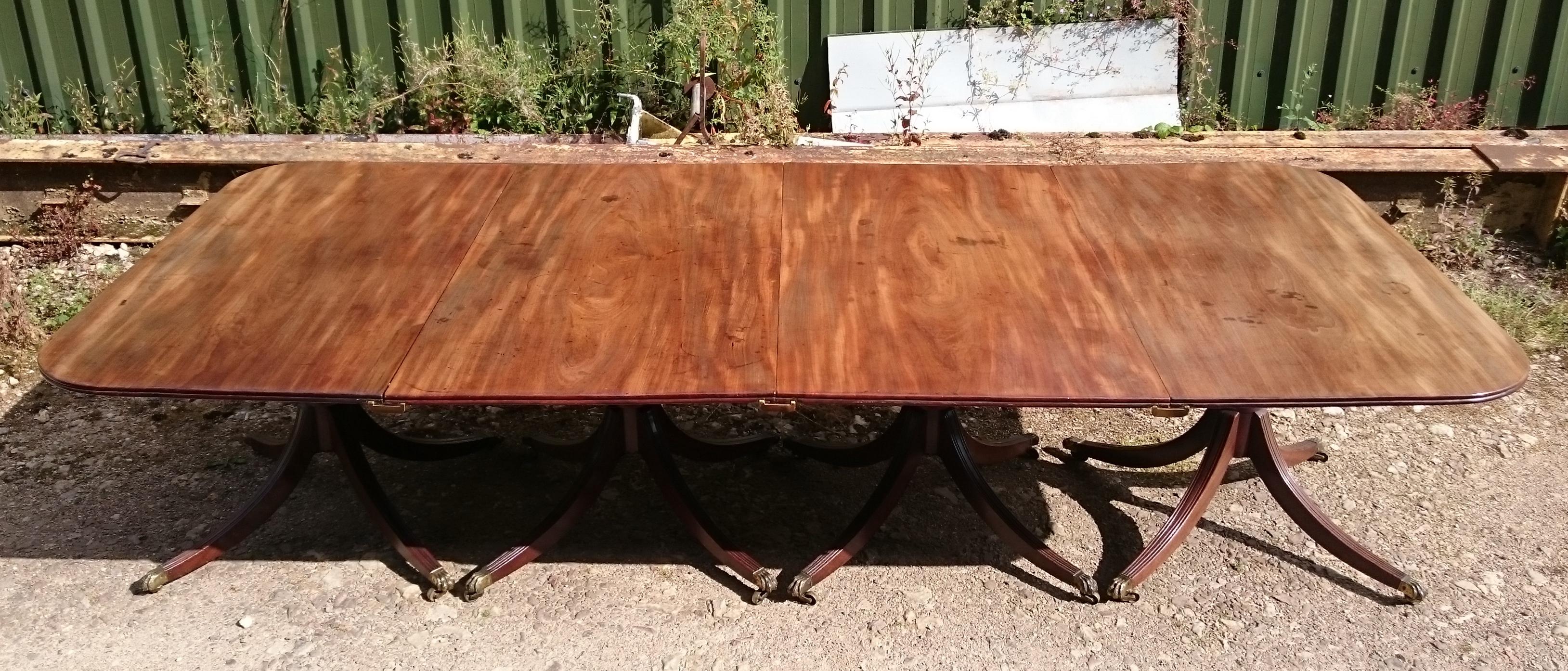 19th Century George III Period Mahogany Four Pedestal Antique Dining Table In Good Condition In Gloucestershire, GB