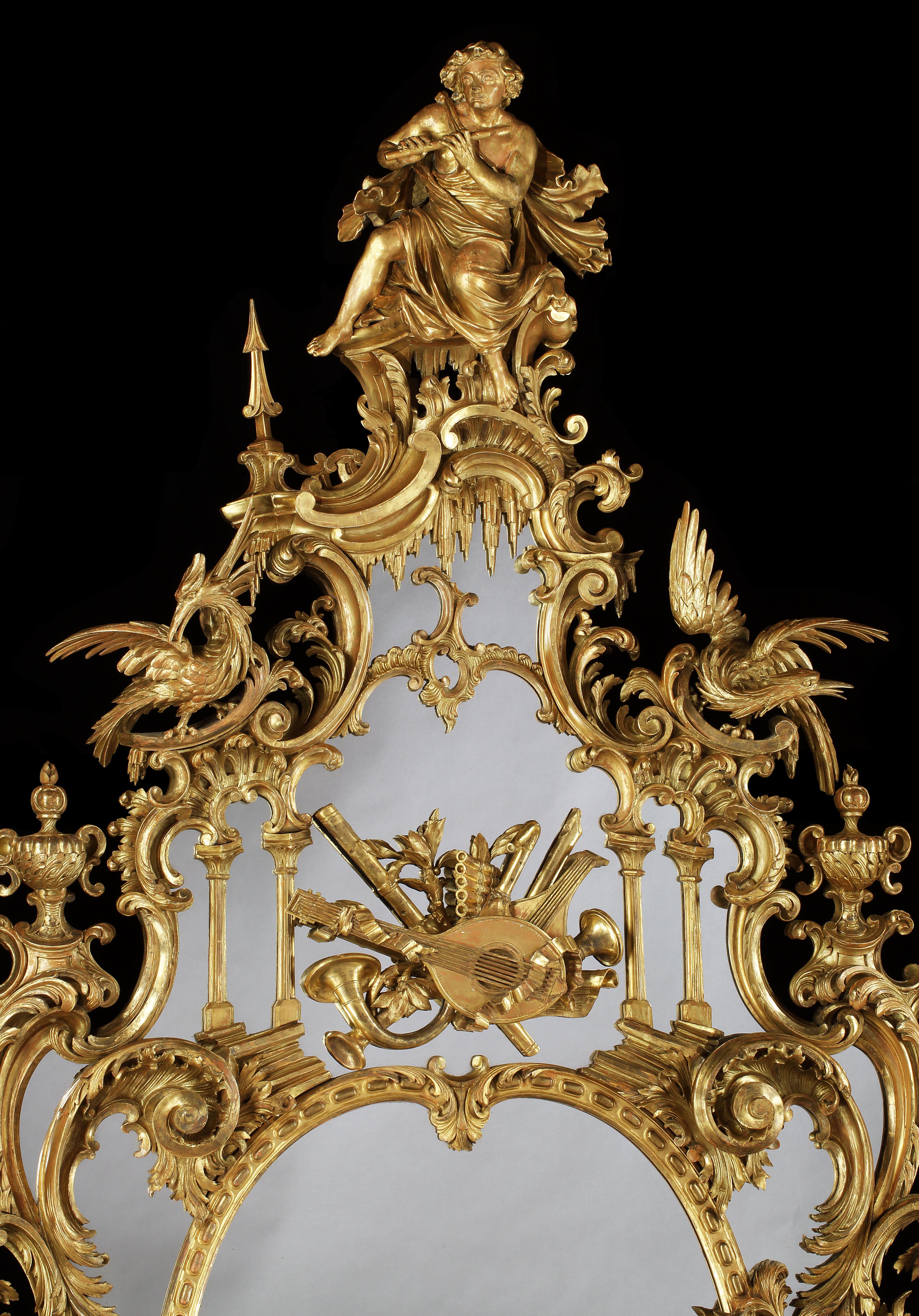 Geschnitzter Spiegel im Stil von George III des 19. Jahrhunderts nach einem Entwurf von Thomas Johnson (Englisch) im Angebot