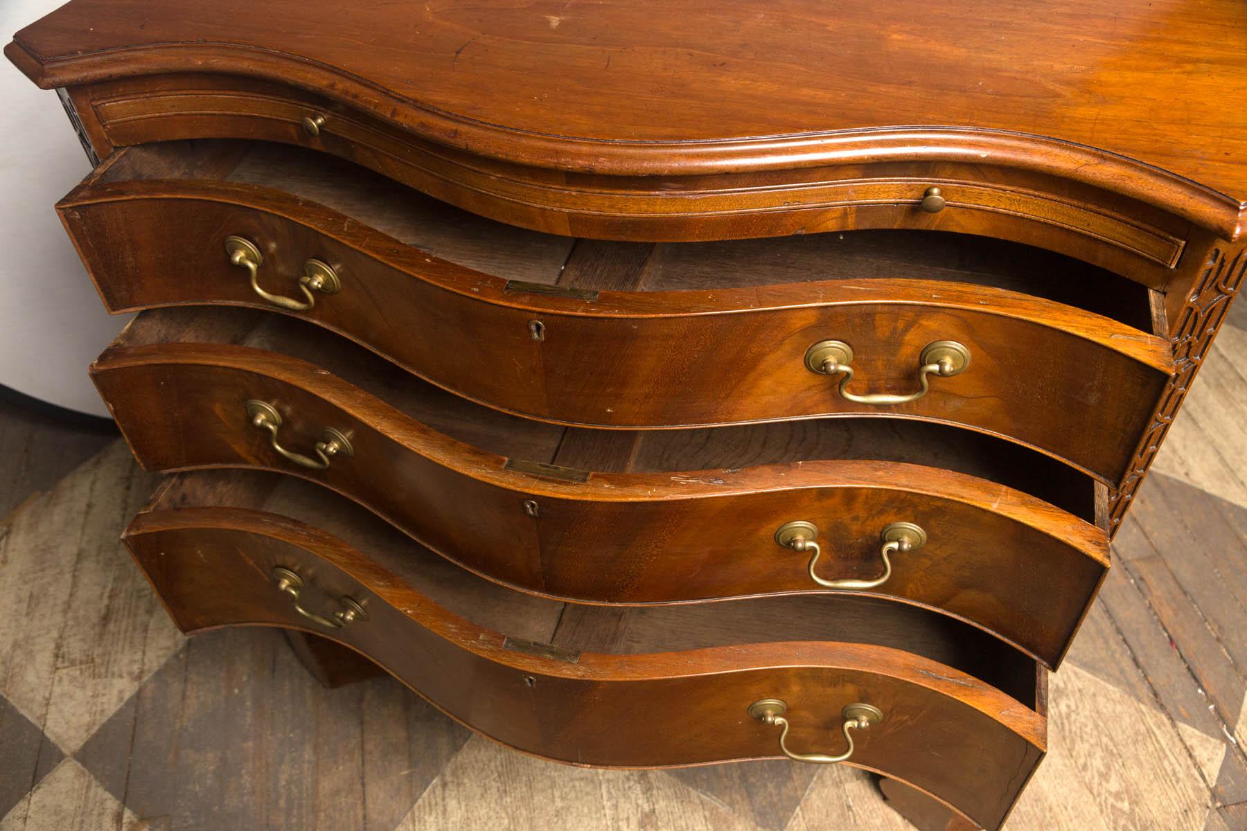 Mahogany 19th Century George III Style Four-Drawer Chest For Sale