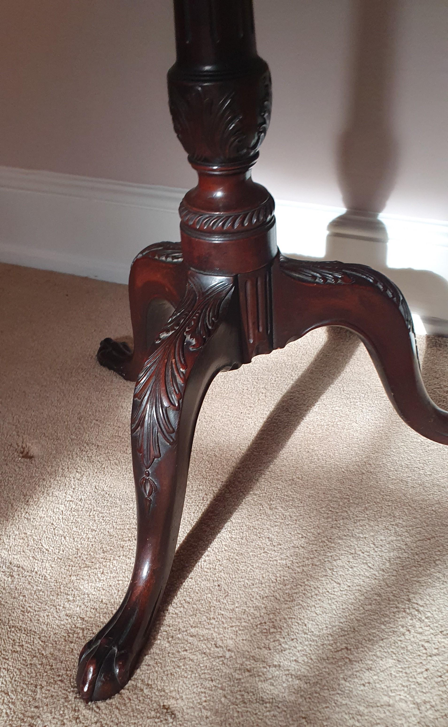 19th Century George III style Mahogany Pedestal occasional Table with flip top In Good Condition In London, GB
