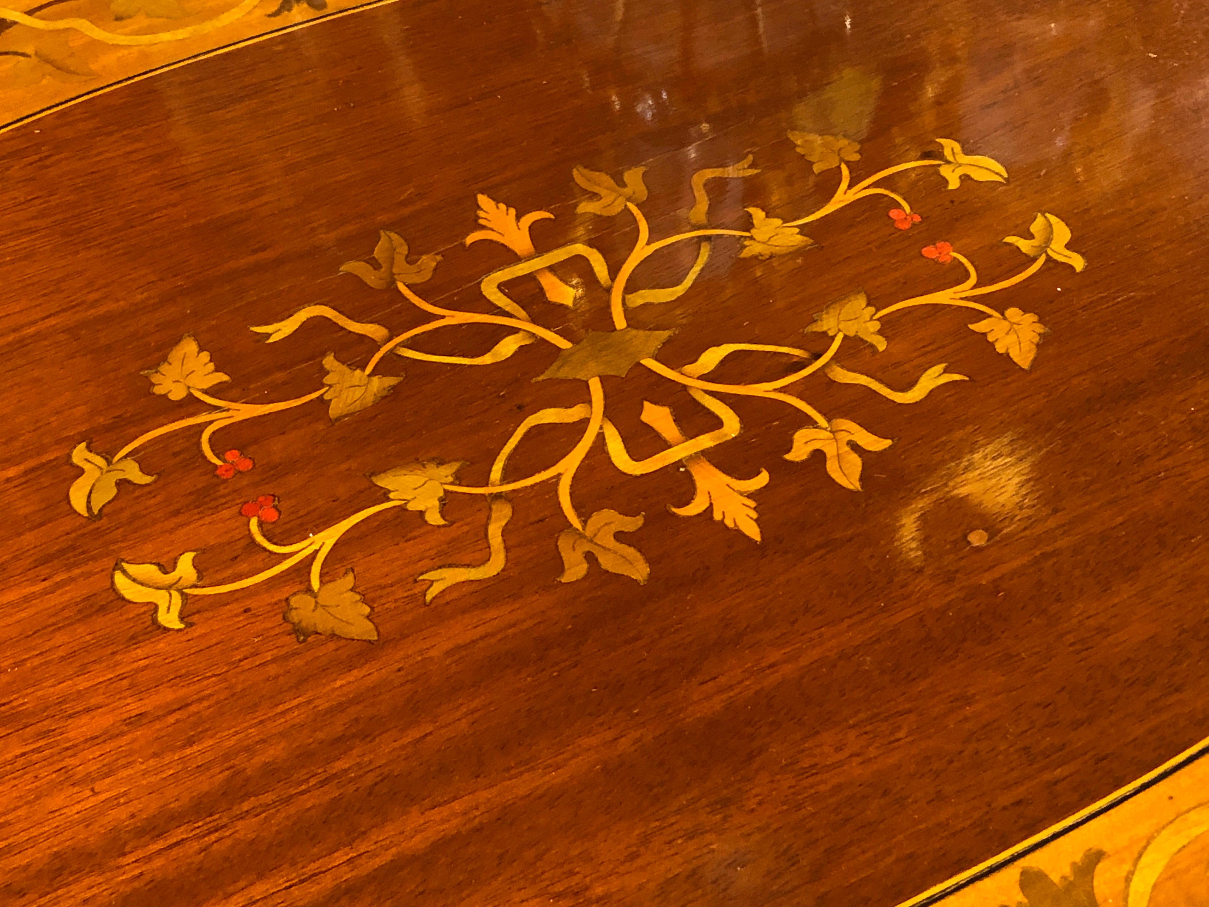 19th Century George III Wood Mahogany Inlay Tea Tray Tables Dishes, 1820s In Good Condition In Roma, RM