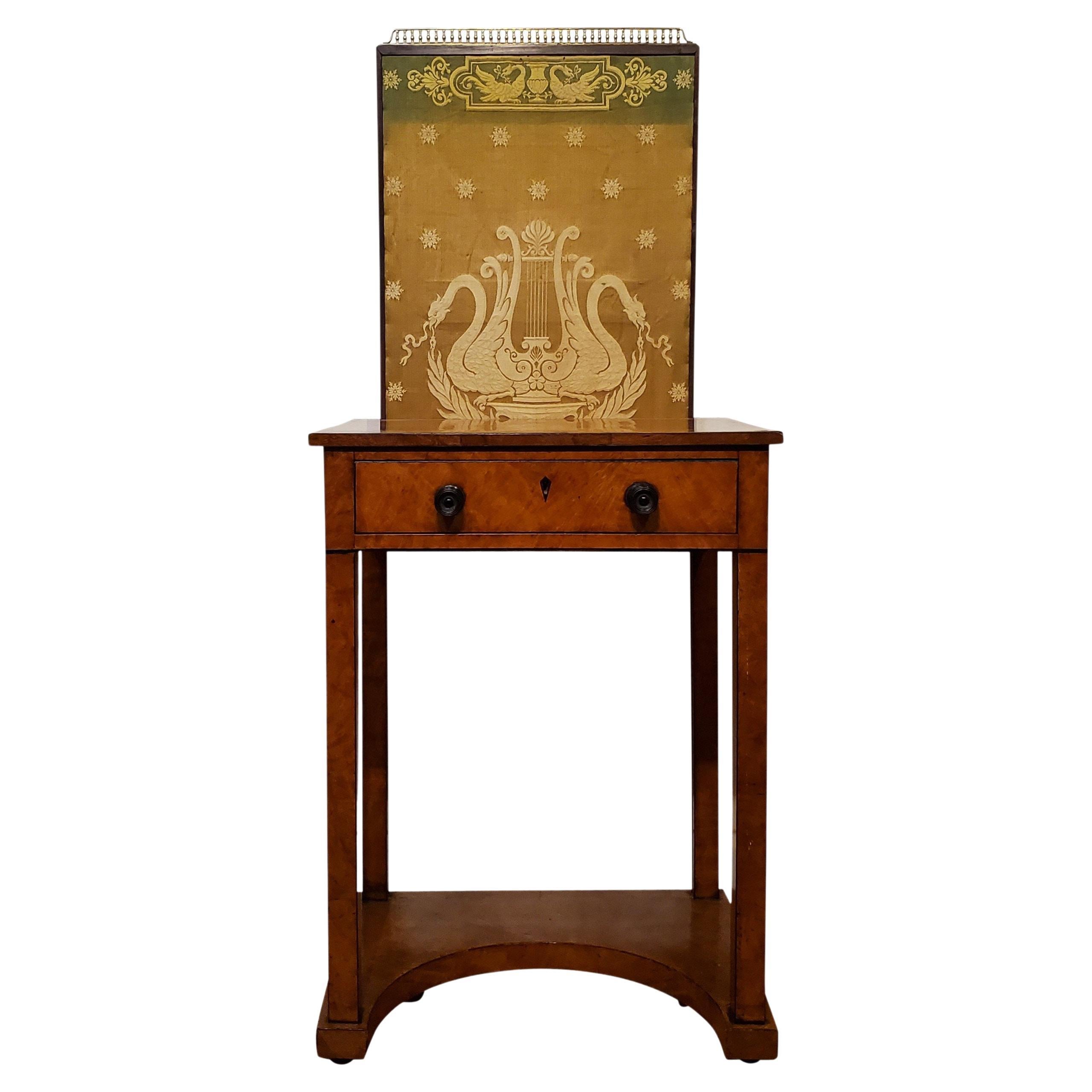 George IV Burr Elm Dressing Table with Retractable Screen circa 1825