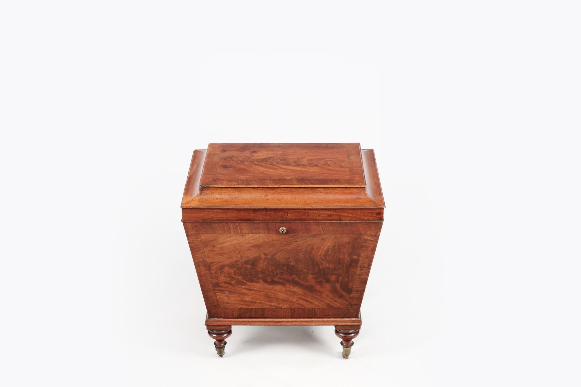 William IV 19th Century George IV Mahogany Cellarette For Sale