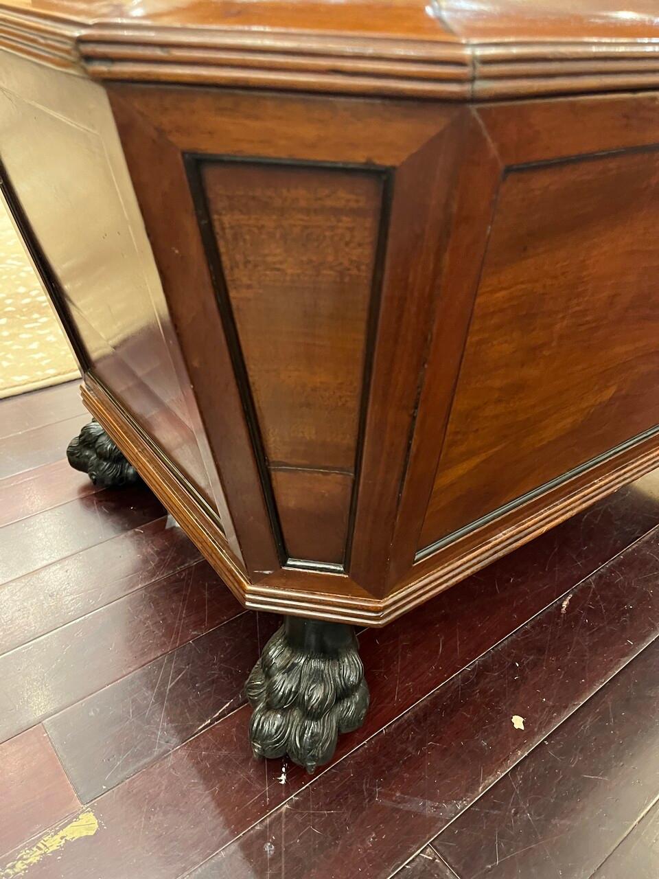 19th Century George IV Mahogany Cellarette For Sale 2