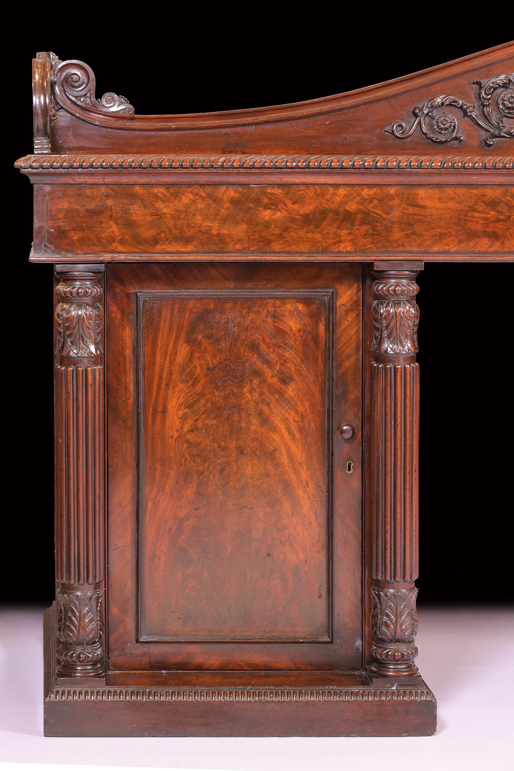 19th Century George IV Pedestal Sideboard / Serving Table Attributed to Gillows In Good Condition For Sale In Dublin, IE
