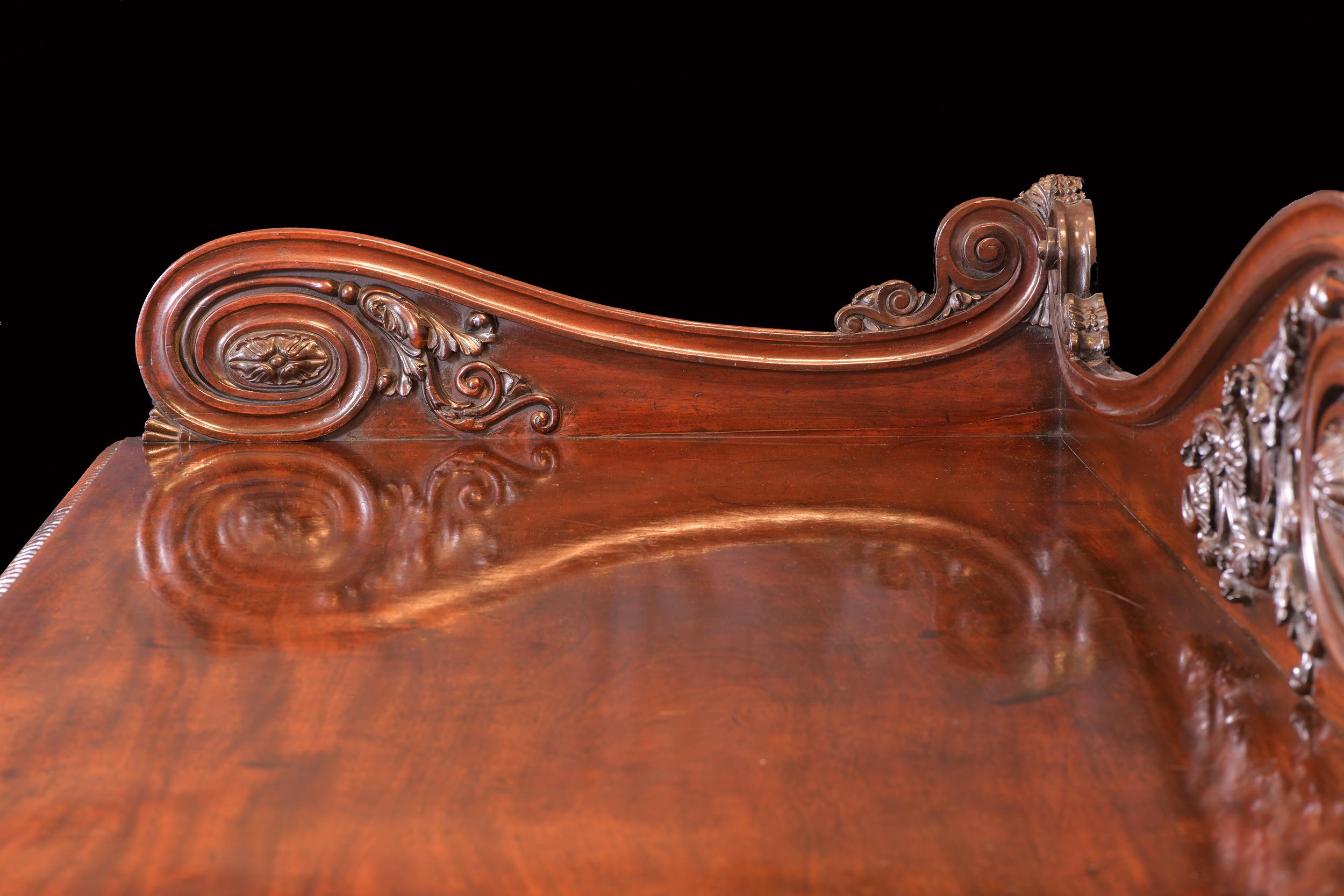 Acajou Enfilade / table de service à piédestal George IV du 19ème siècle attribué à Gillows en vente