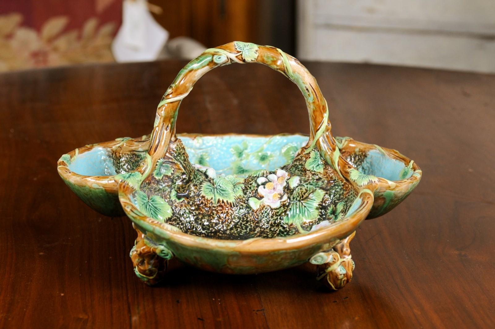 English 19th Century George Jones Four-Part Majolica Porcelain Serving Bowl with Daisies For Sale