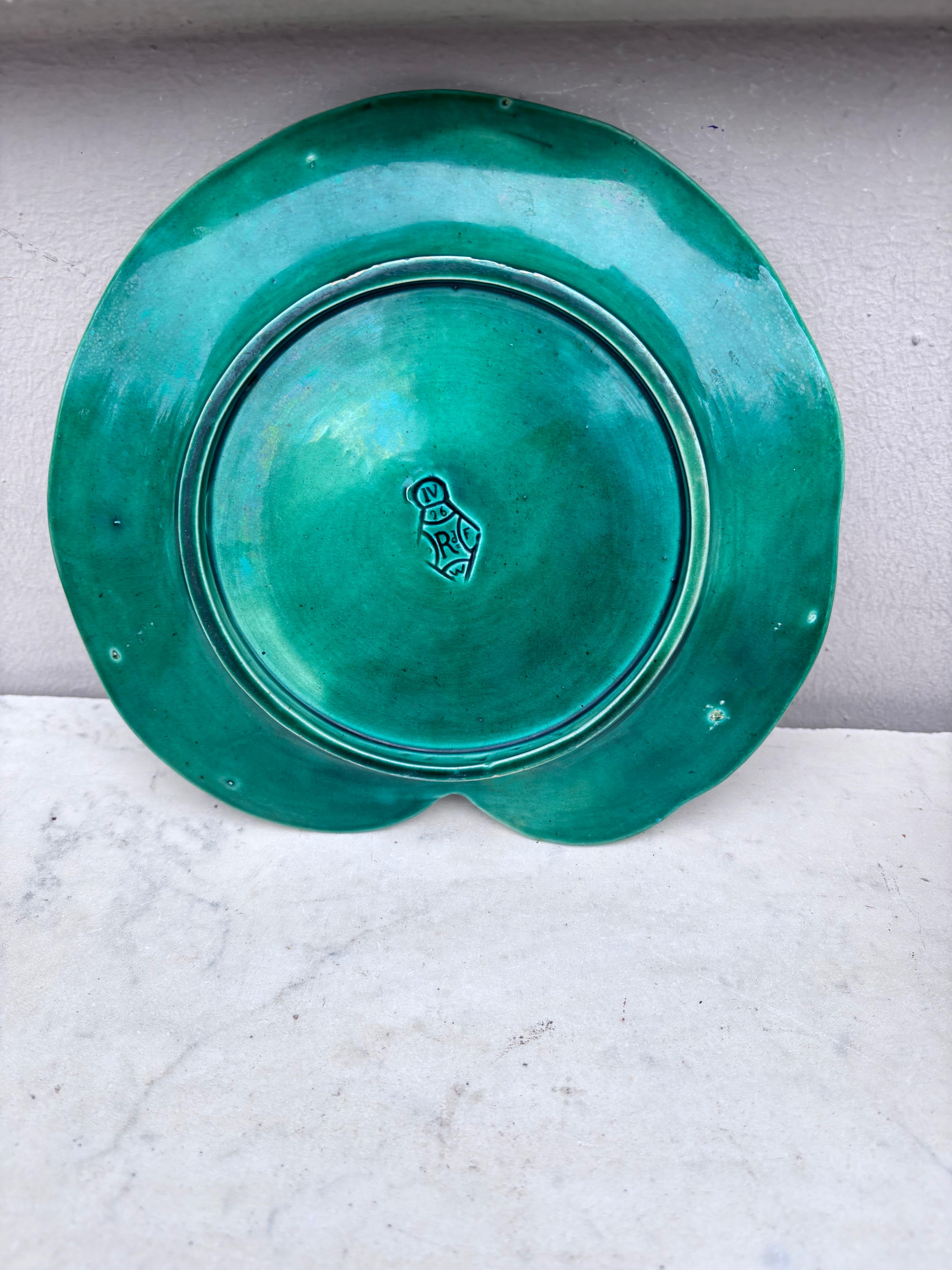 19th Century George Jones Majolica Water Lily Plate In Good Condition In Austin, TX