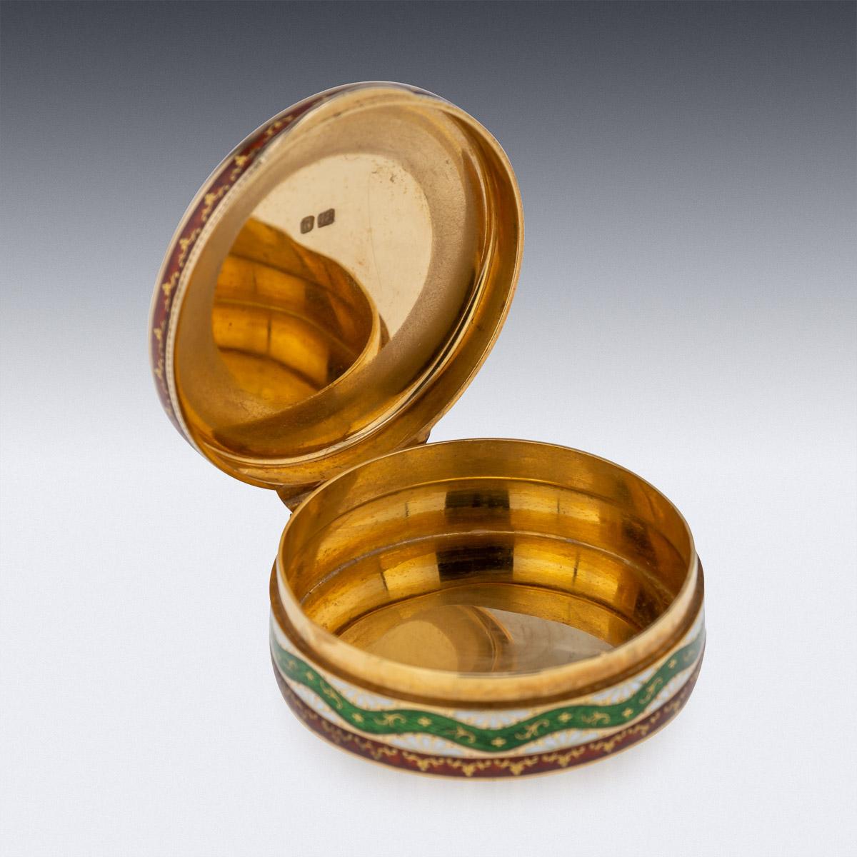 19th Century Georgian 18K Gold & Guilloche Enamel Pill Box, London, c.1823 3