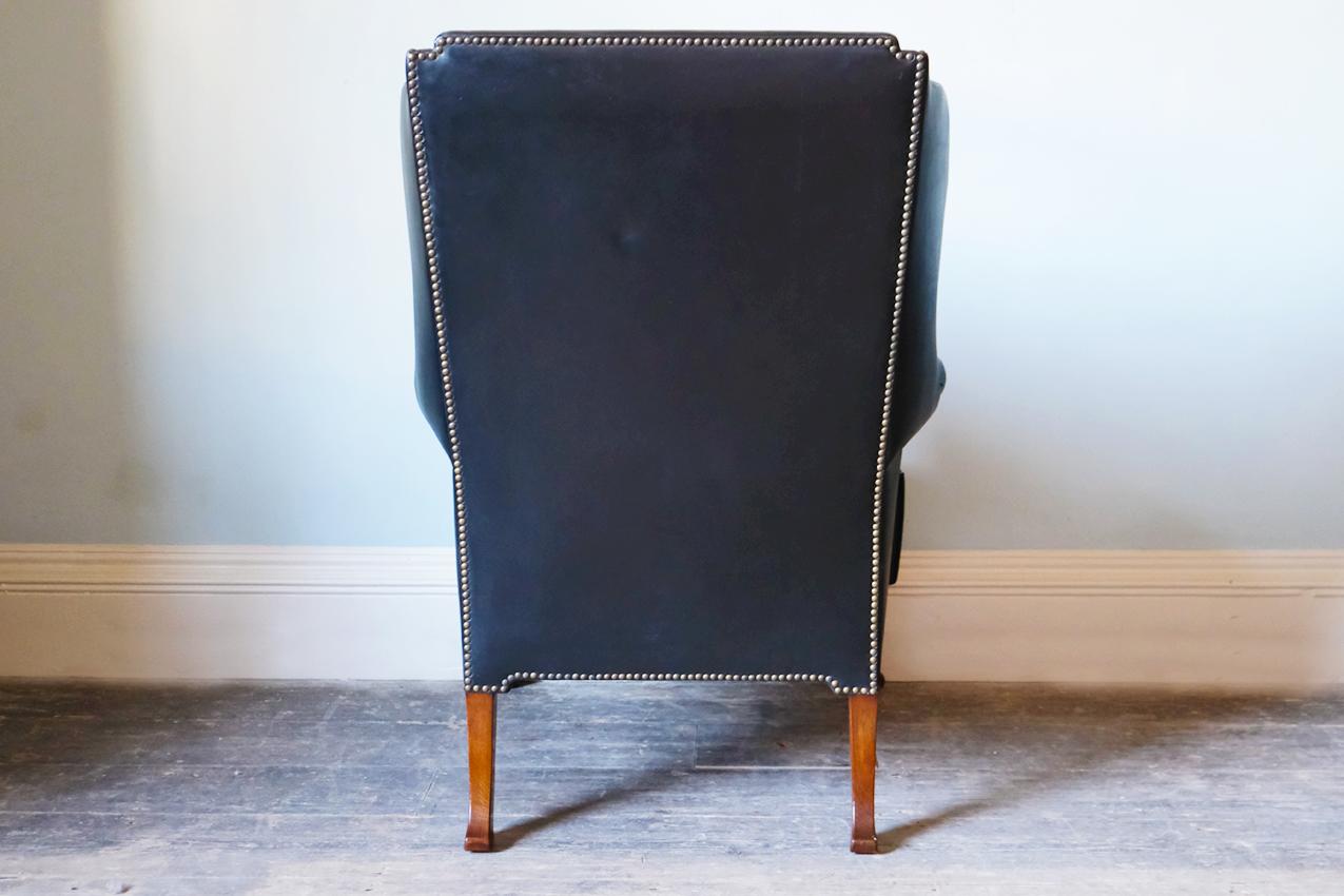 19th Century Georgian Black Leather-Upholstered Wingback Armchair For Sale 1