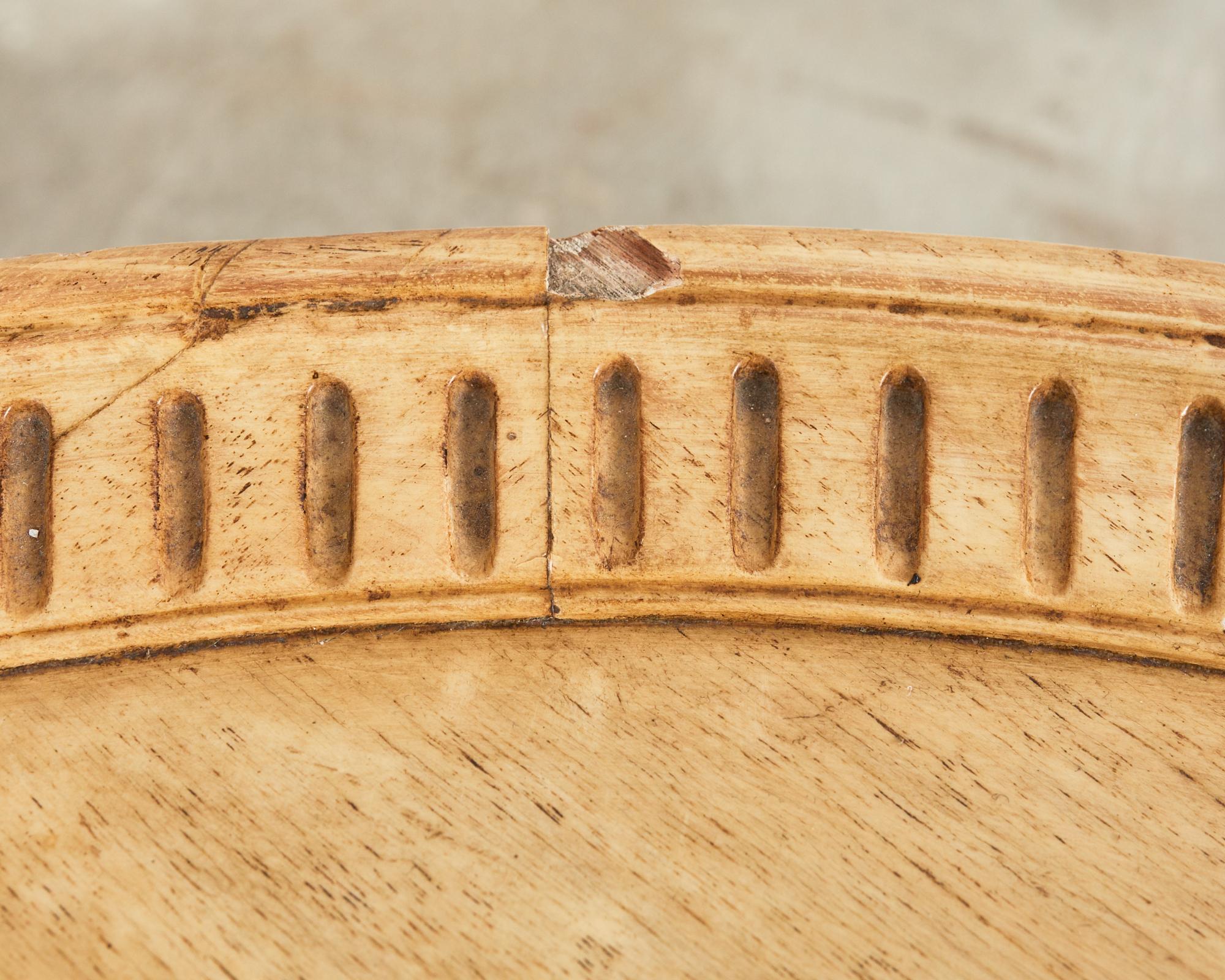 19th Century Georgian Bleached Mahogany Pie Crust Tripod Table For Sale 8