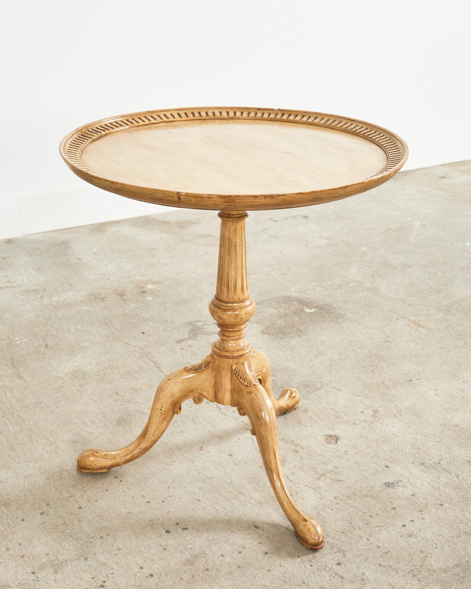 English 19th Century Georgian Bleached Mahogany Pie Crust Tripod Table For Sale