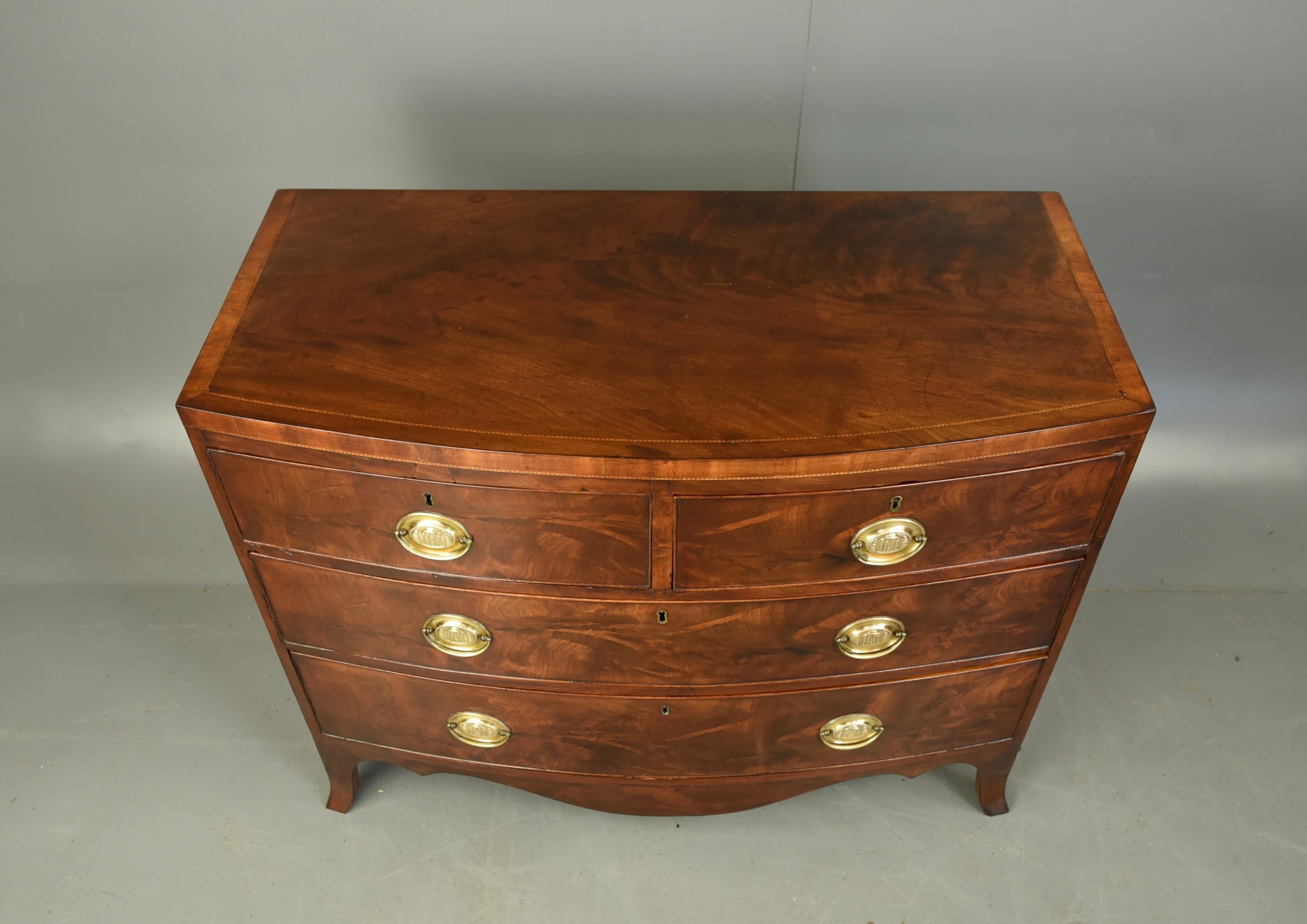 19th century Georgian bow front commode /chest of drawers In Good Condition In Chelmsford, GB