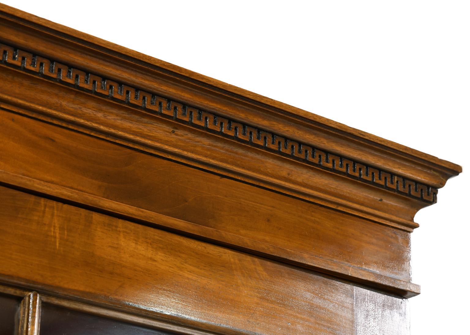 19th Century Georgian Breakfront Bookcase in Mahogany, circa 1870 4