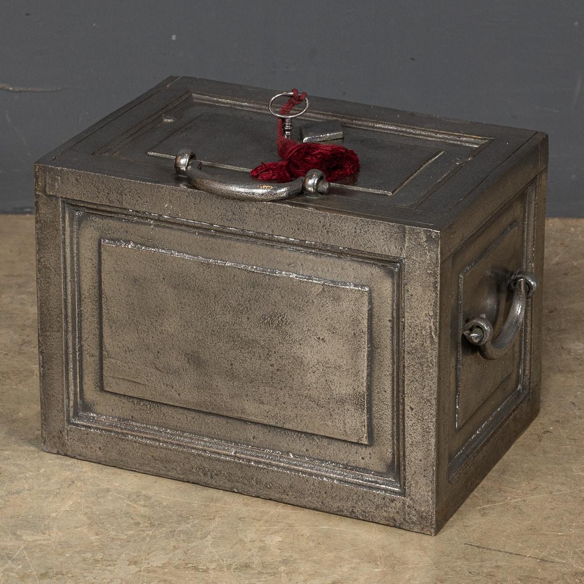 Antique early-19th century Georgian cast iron strongbox safe. Primarily used for the transport of document or valuables this was one of the first fireproof safes available.

CONDITION
In Good Condition - wear as expected.

Size
Height: