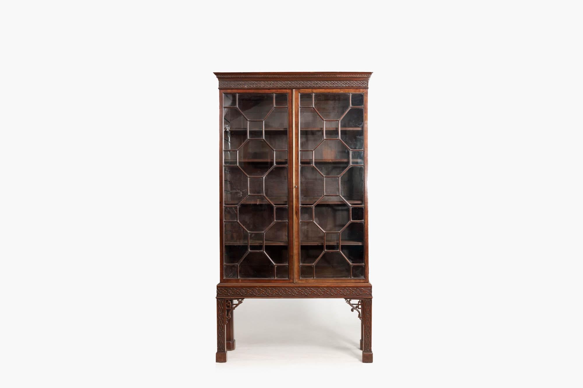 English 19th Century Georgian Chinese Chippendale Two-Door Display Cabinet For Sale