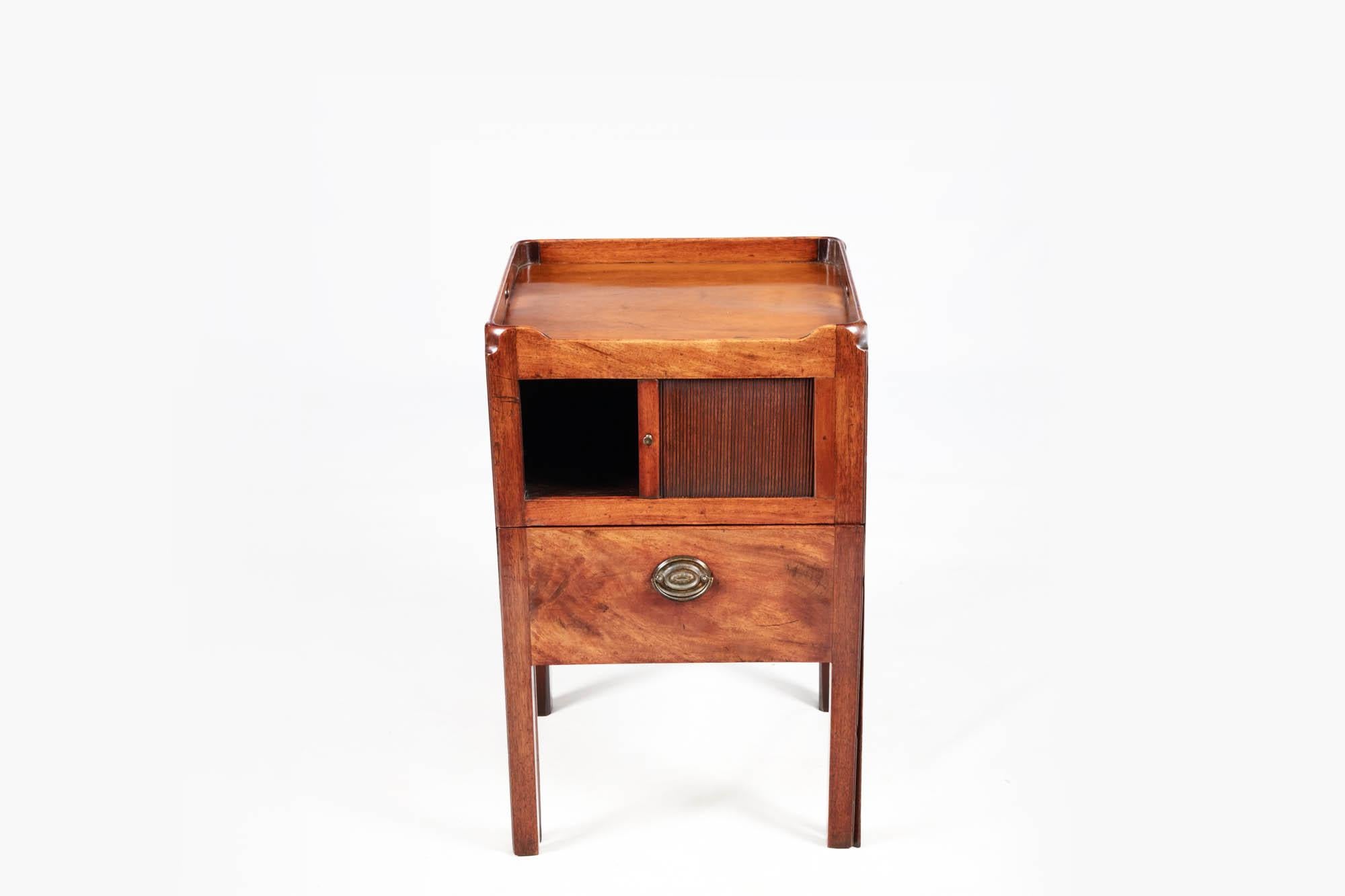 19th Century Georgian Commode In Excellent Condition For Sale In Dublin 8, IE