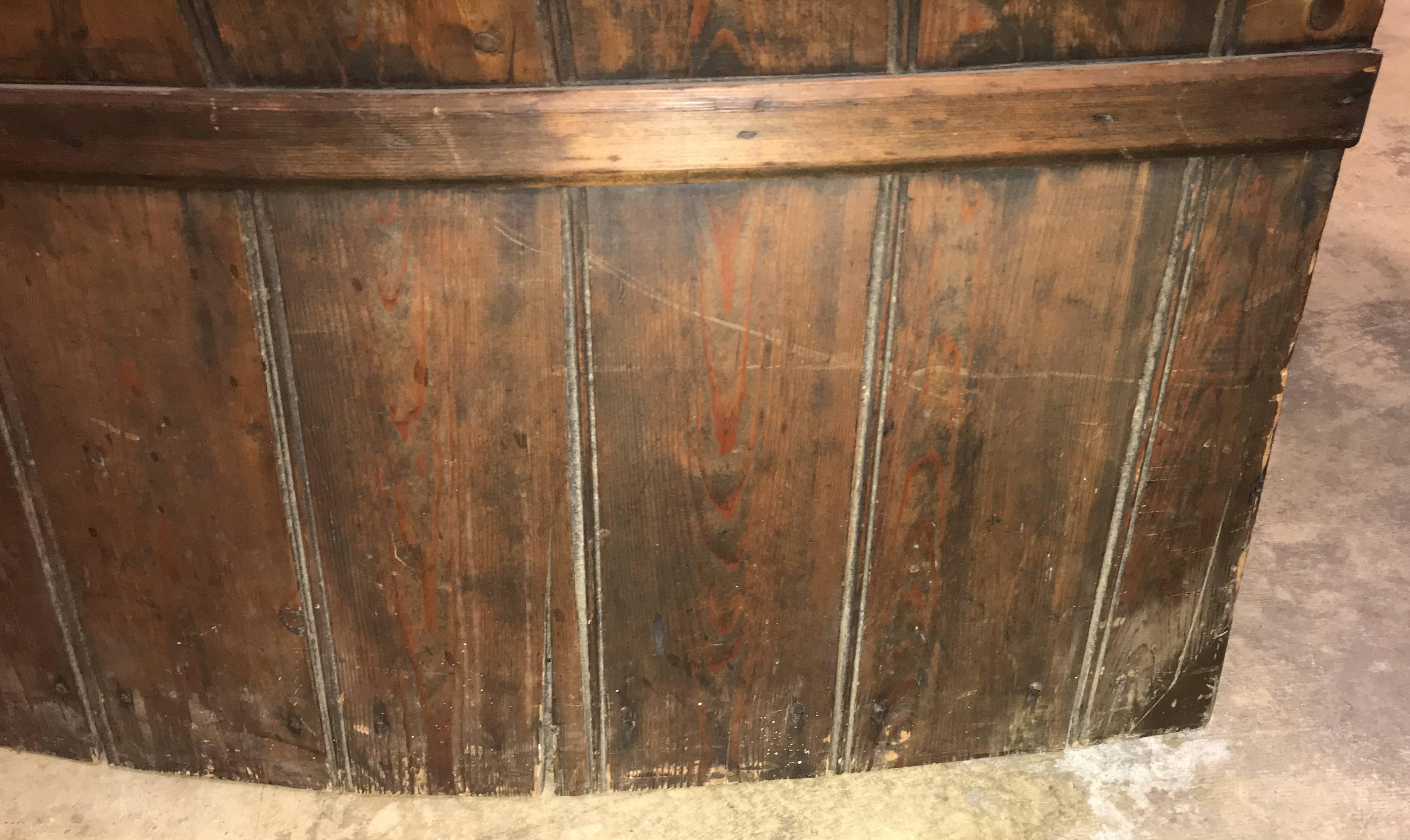 19th Century Georgian Elmwood and Pine Curved Settle 2