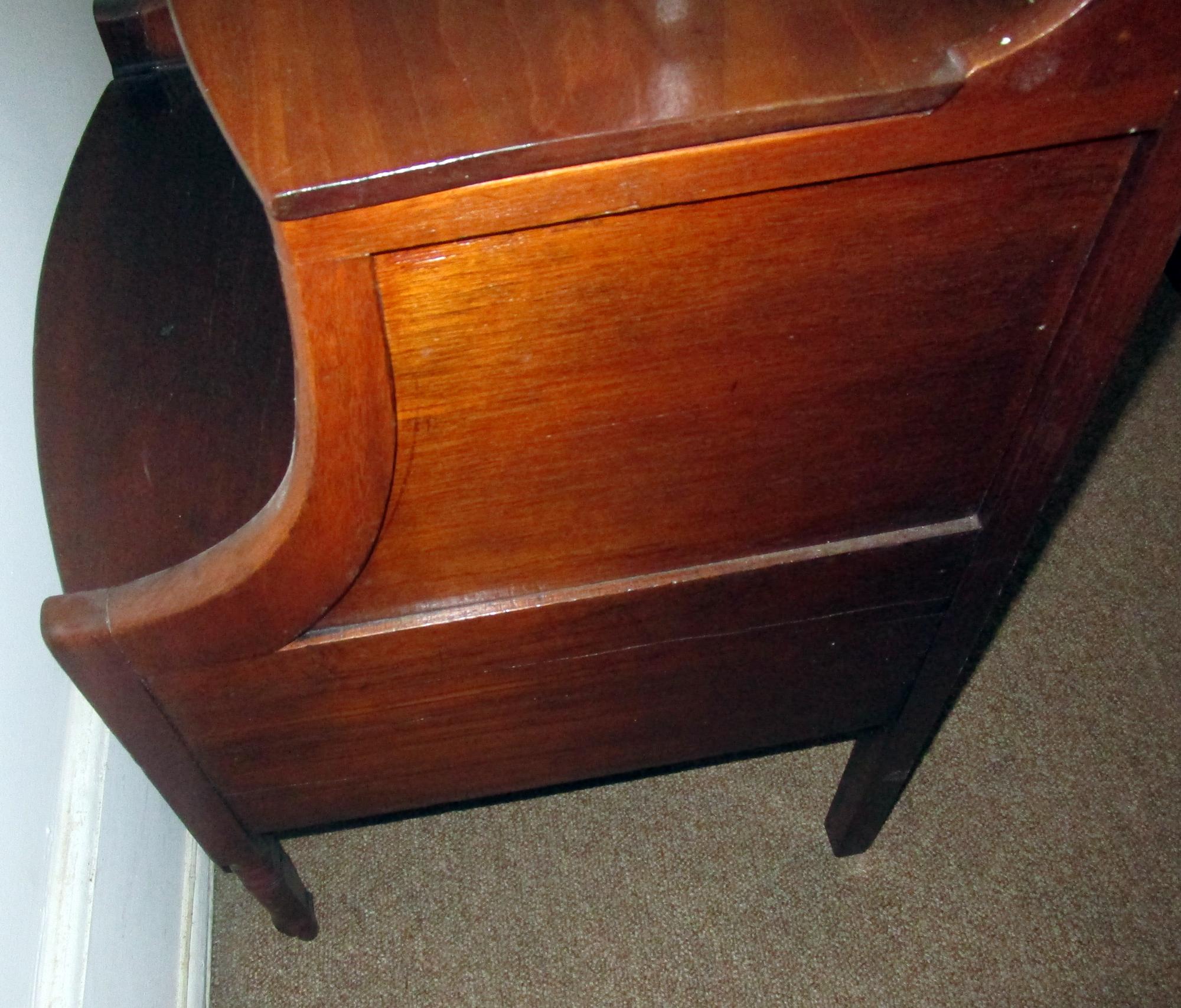 19th century Georgian Mahogany Bowfront Bedside Table 2