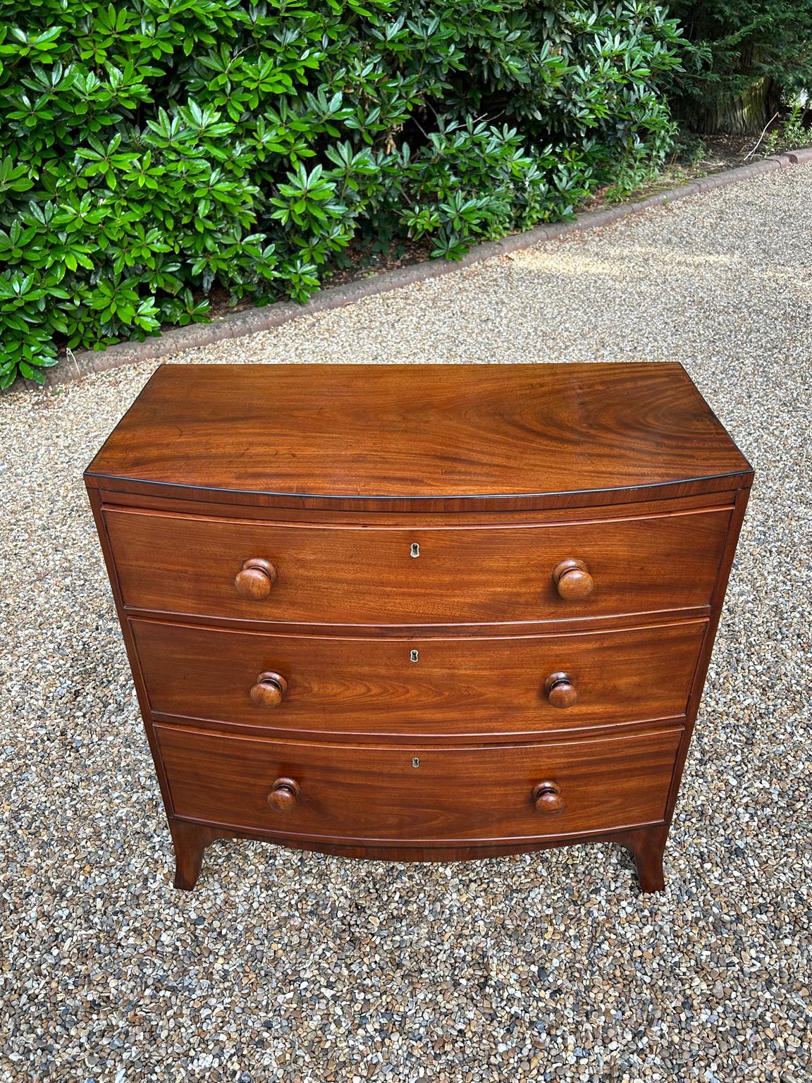 Hand-Crafted 19th Century Georgian Mahogany Bowfront Chest Of Drawers