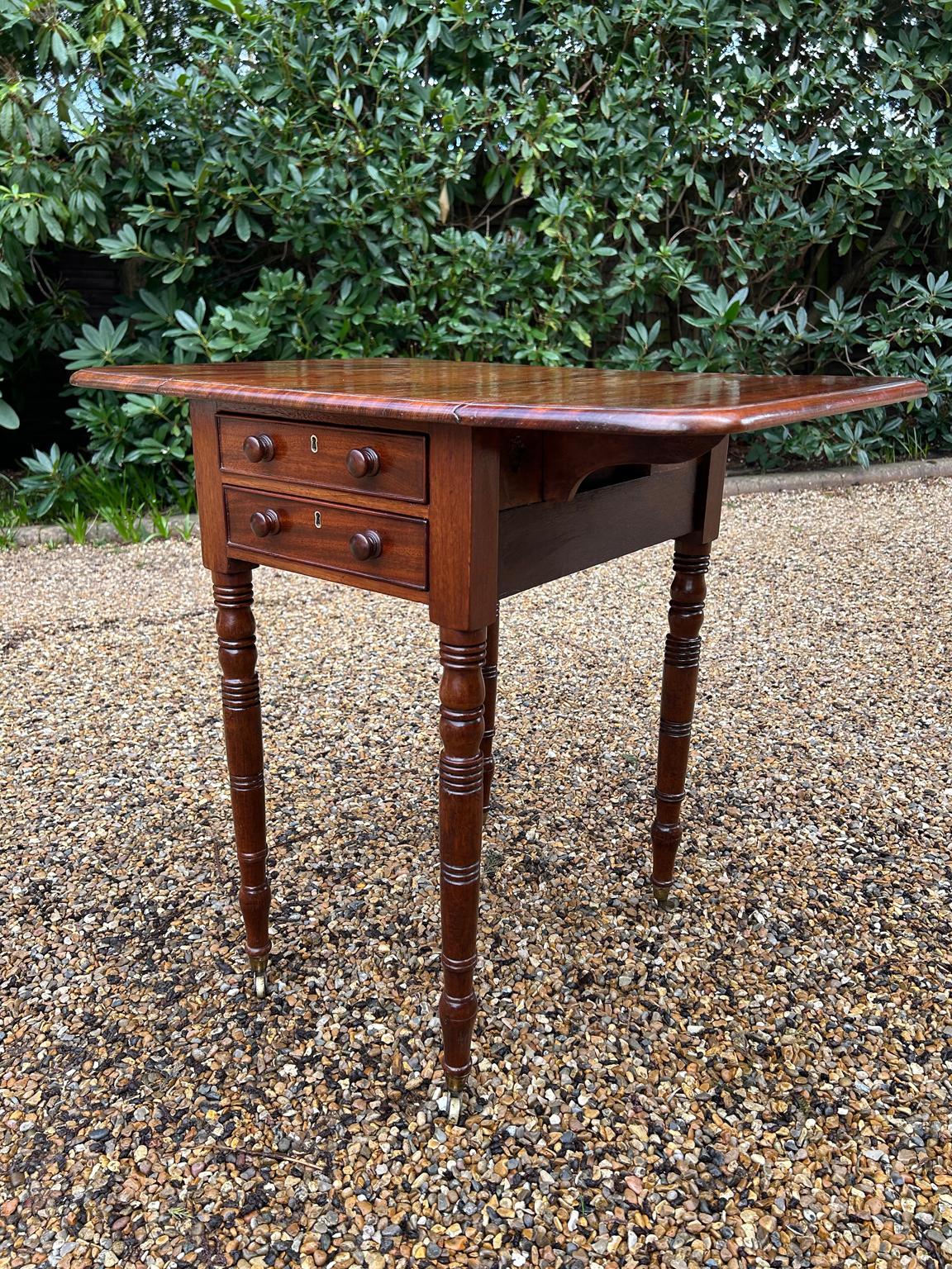 19th Century Georgian Mahogany Drop Leaf Work Table For Sale 4
