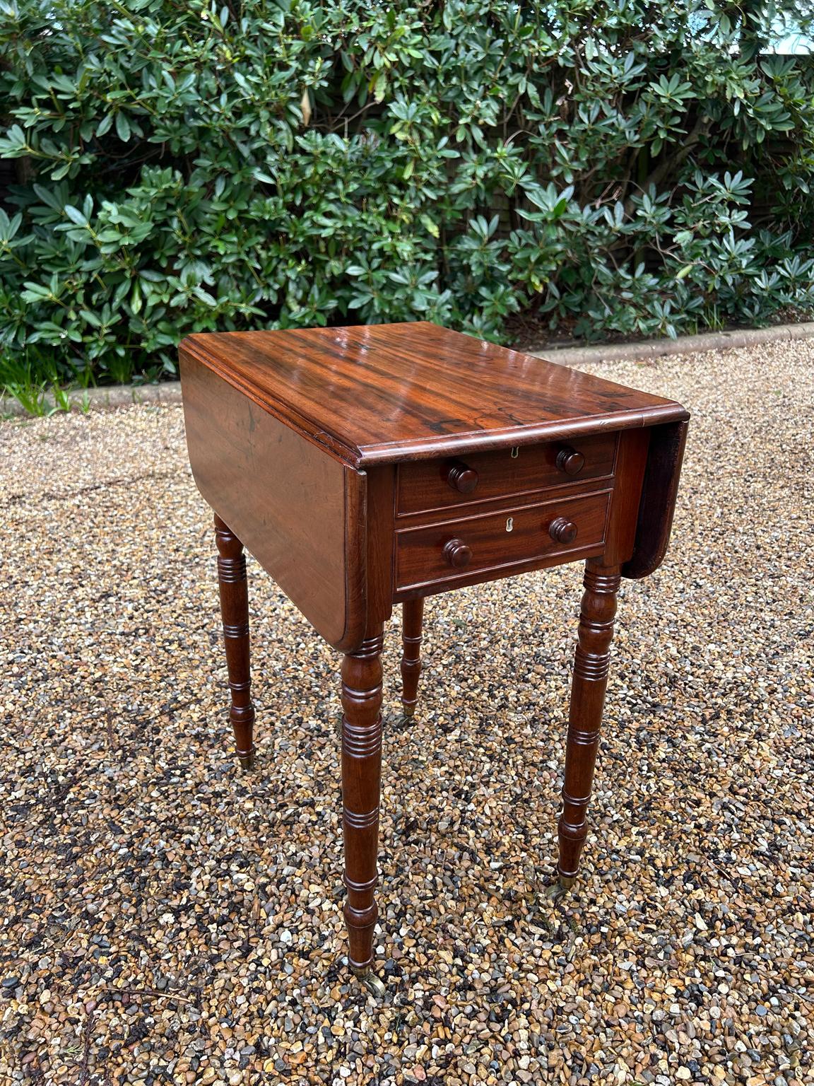 Hand-Crafted 19th Century Georgian Mahogany Drop Leaf Work Table For Sale