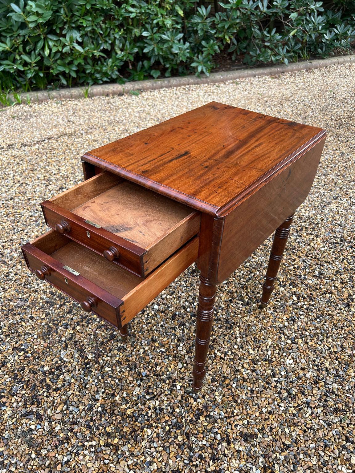 18th Century and Earlier 19th Century Georgian Mahogany Drop Leaf Work Table For Sale