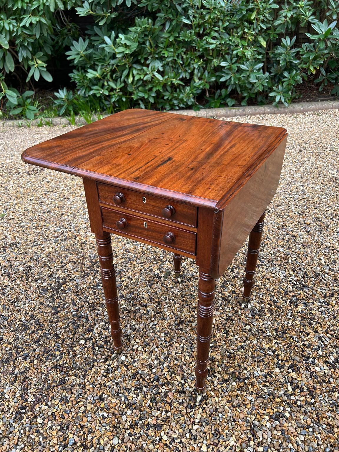 19th Century Georgian Mahogany Drop Leaf Work Table For Sale 1