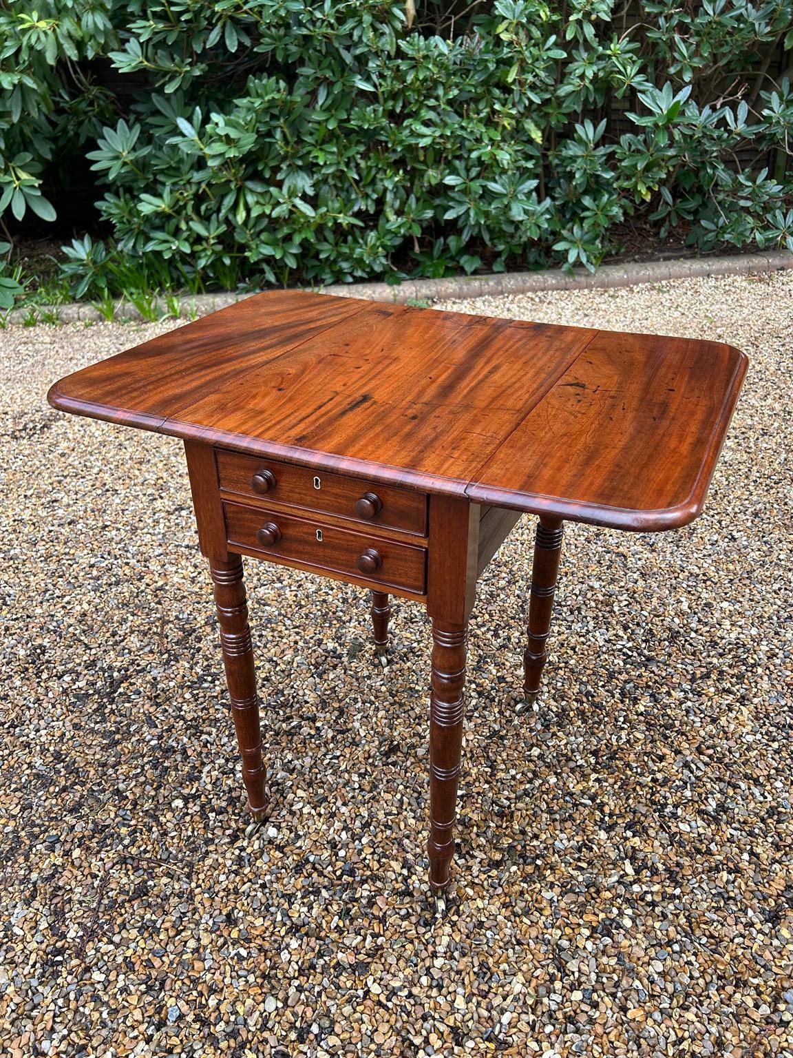19th Century Georgian Mahogany Drop Leaf Work Table For Sale 2