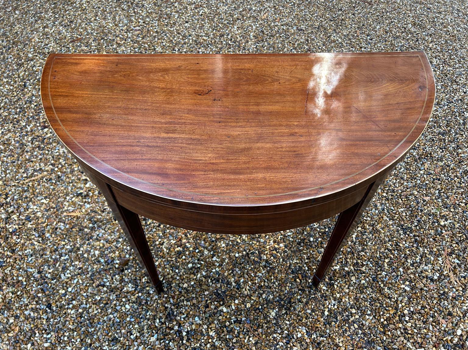 19th Century Georgian Mahogany Inlaid Demi Lune Card Table In Good Condition In Richmond, Surrey