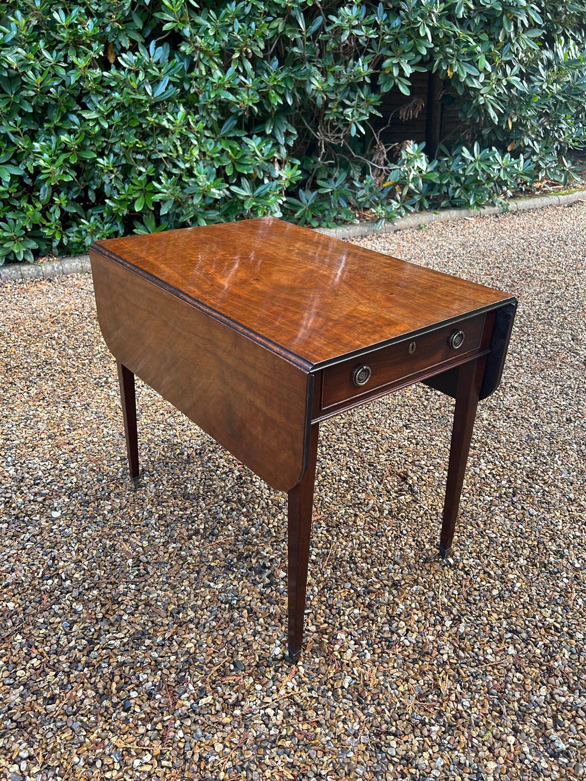 English 19th Century Georgian Mahogany Pembroke Table