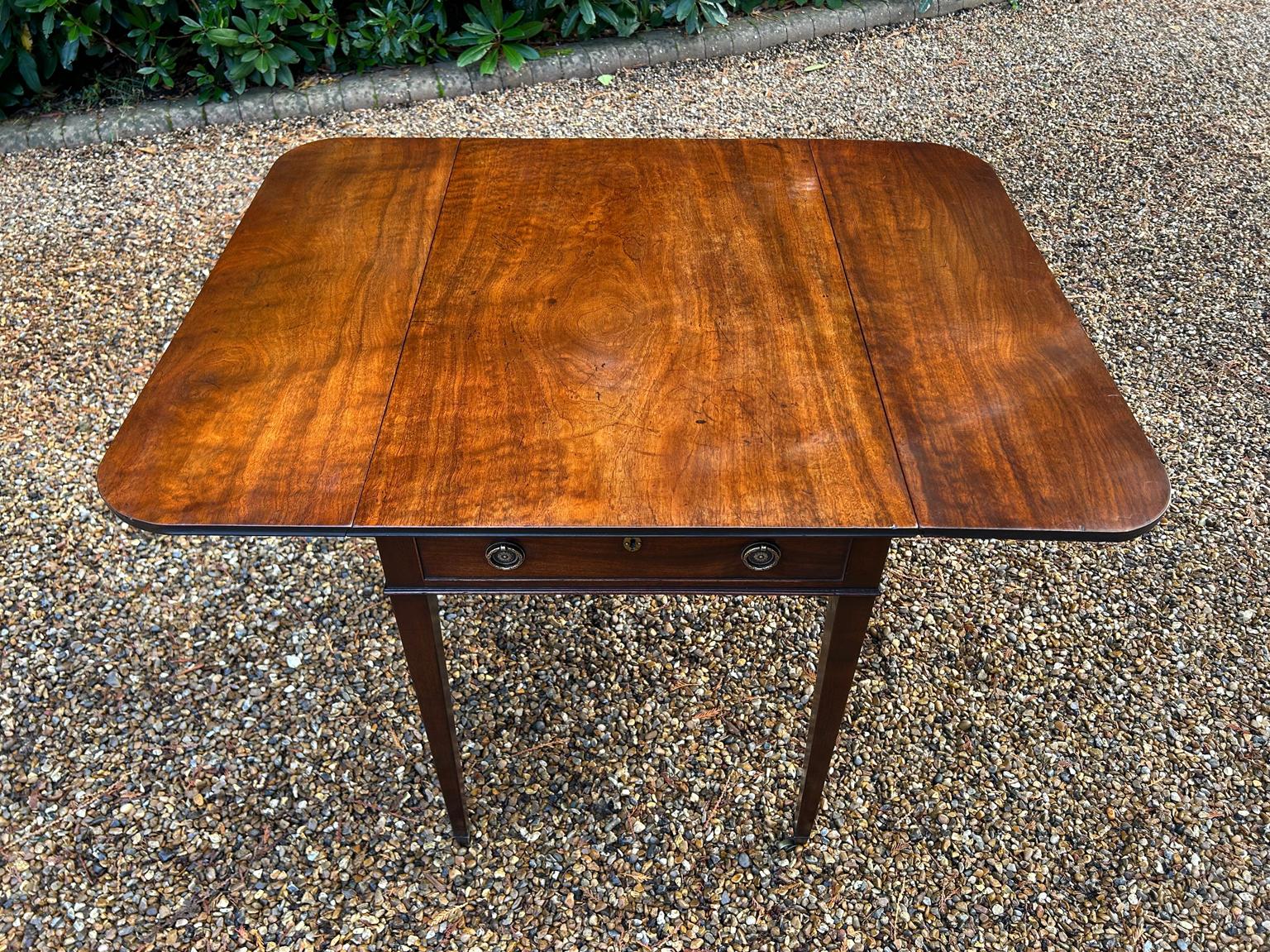 19th Century Georgian Mahogany Pembroke Table 2