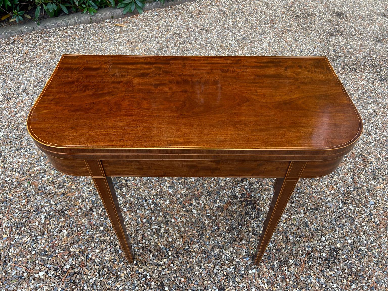 Fait main Table à thé en acajou de style géorgien du XIXe siècle en vente