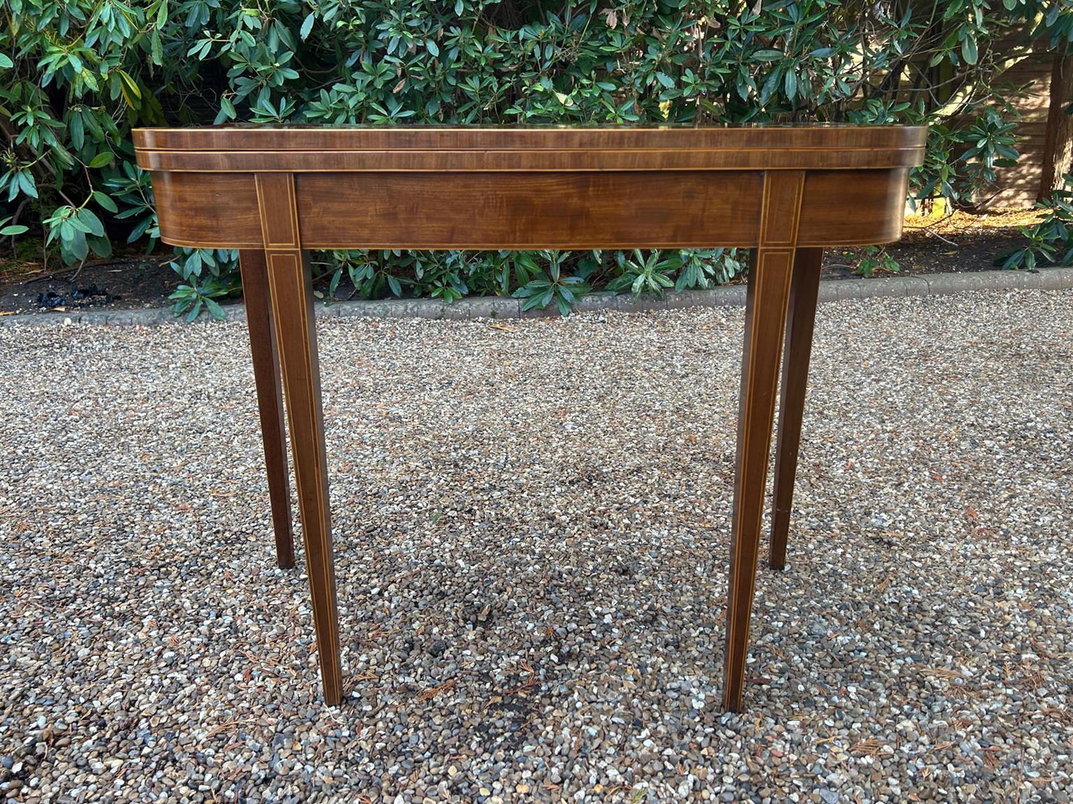 Table à thé en acajou de style géorgien du XIXe siècle Bon état - En vente à Richmond, Surrey