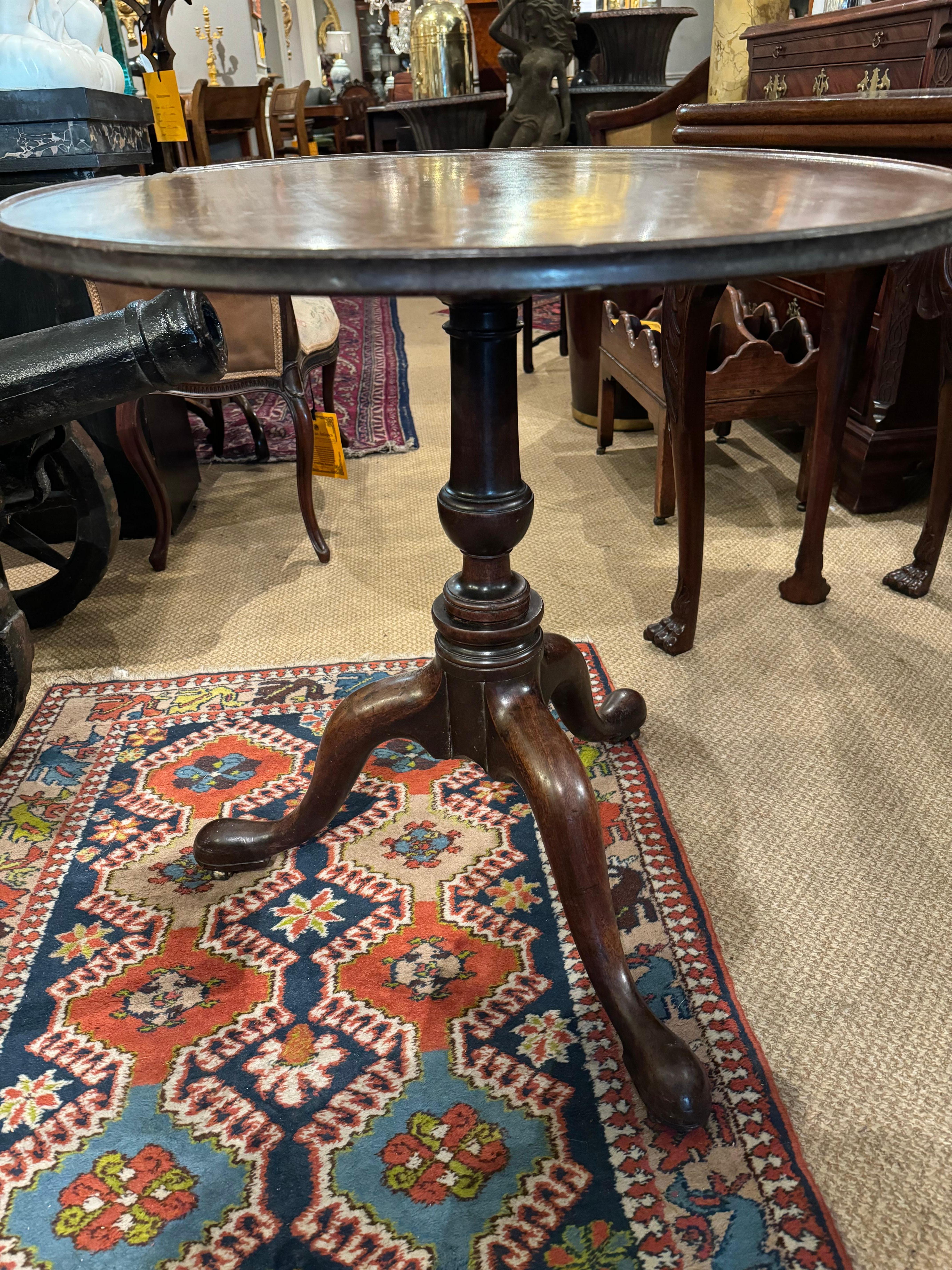 19th Century Georgian Mahogany Tip-Up Tea Table In Good Condition For Sale In Dublin 8, IE