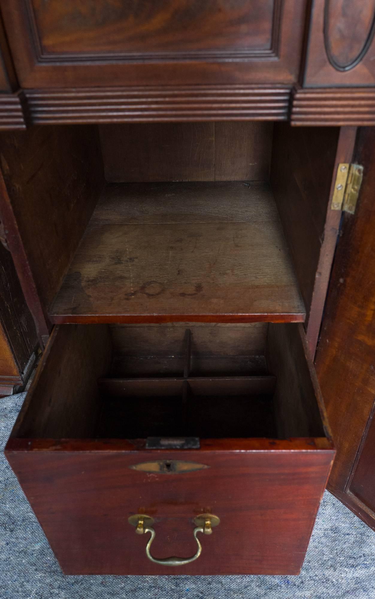 Early 19th Century 19th Century Georgian Mahogany Twin Pedestal Sideboard Ebony For Sale